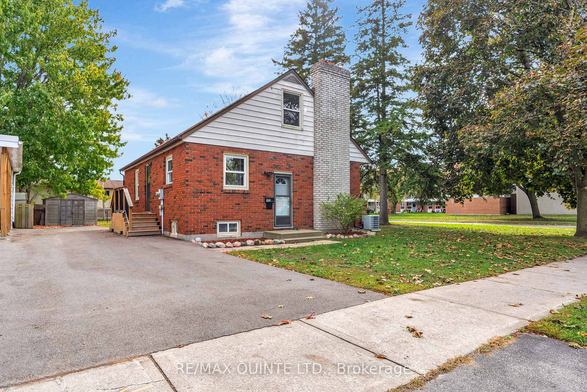 Photo 2 of 501 Bridge Street E, Belleville, Belleville Ward — HOMEH