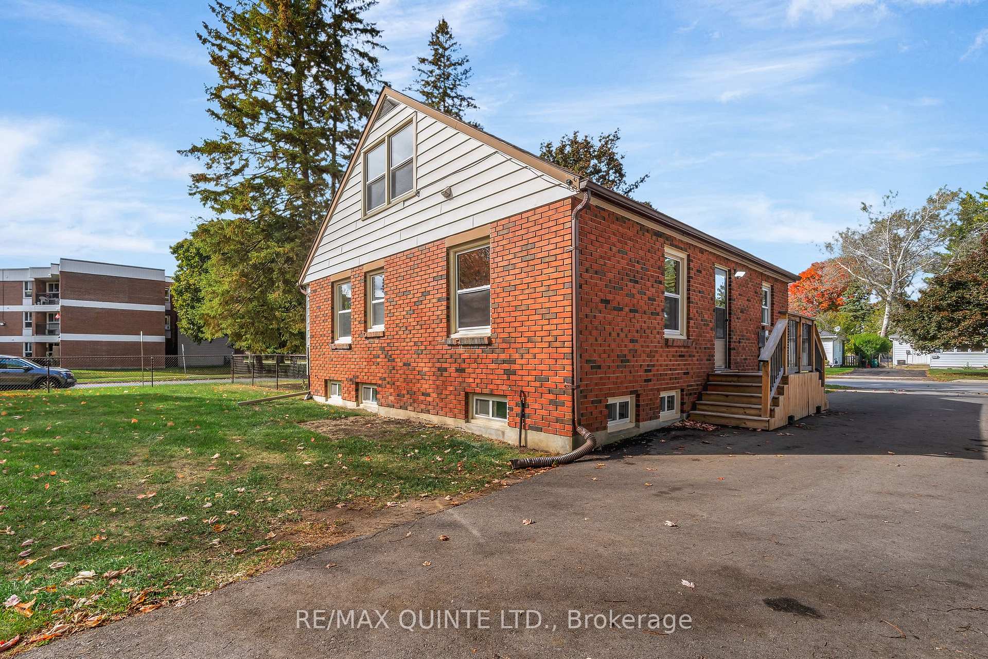 Photo 5 of 501 Bridge Street E, Belleville, Belleville Ward — HOMEH
