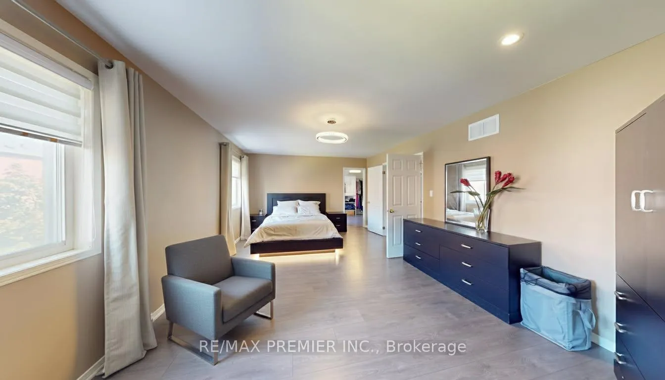 Photo 12 of 2307 Pilgrim Square, Oshawa, Windfields — HOMEH