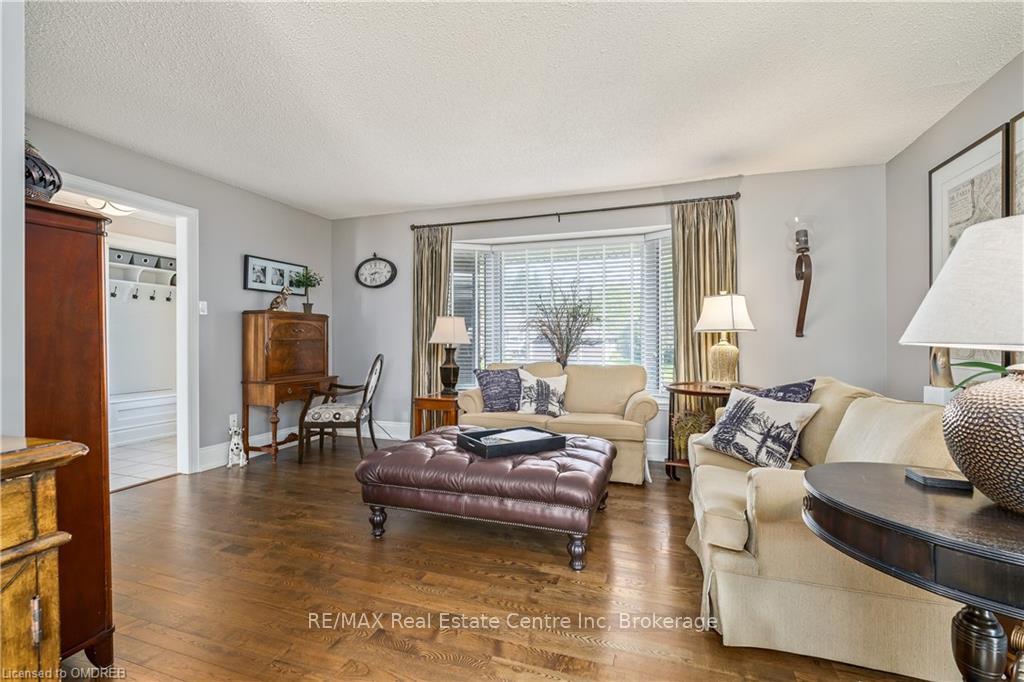 Photo 9 of 23 Hayleyvale Road, Caledon, Caledon Village — HOMEH