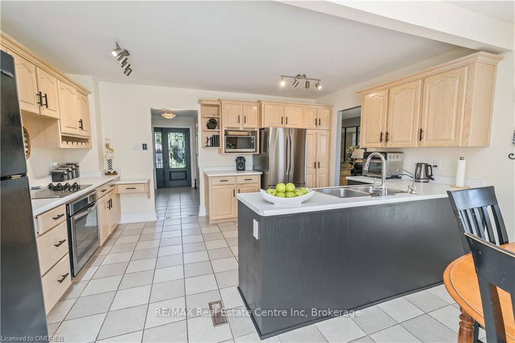 Photo 19 of 23 Hayleyvale Road, Caledon, Caledon Village — HOMEH