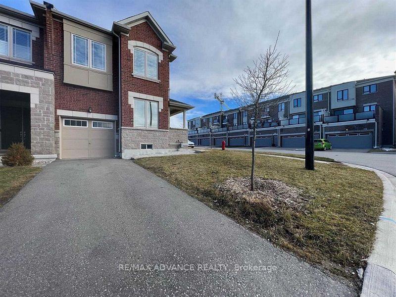 Photo 4 of 3 Durblee Avenue, Aurora, Rural Aurora — HOMEH