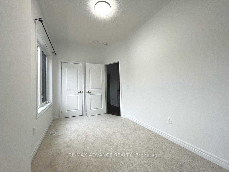 Photo 32 of 3 Durblee Avenue, Aurora, Rural Aurora — HOMEH