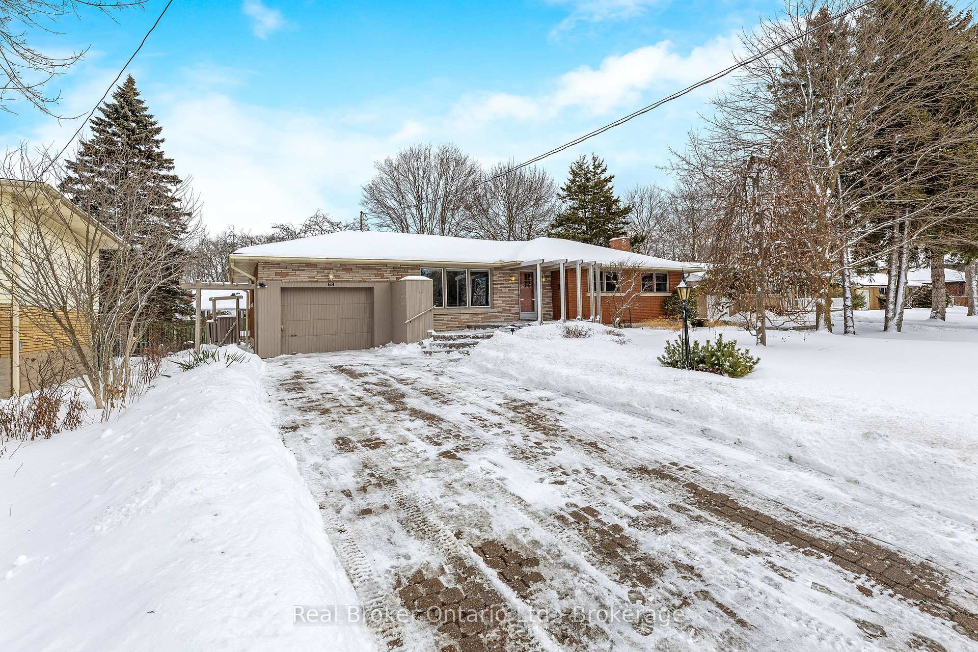 Photo 2 of 68 Rodney Boulevard, Guelph, Dovercliffe Park/Old University — HOMEH