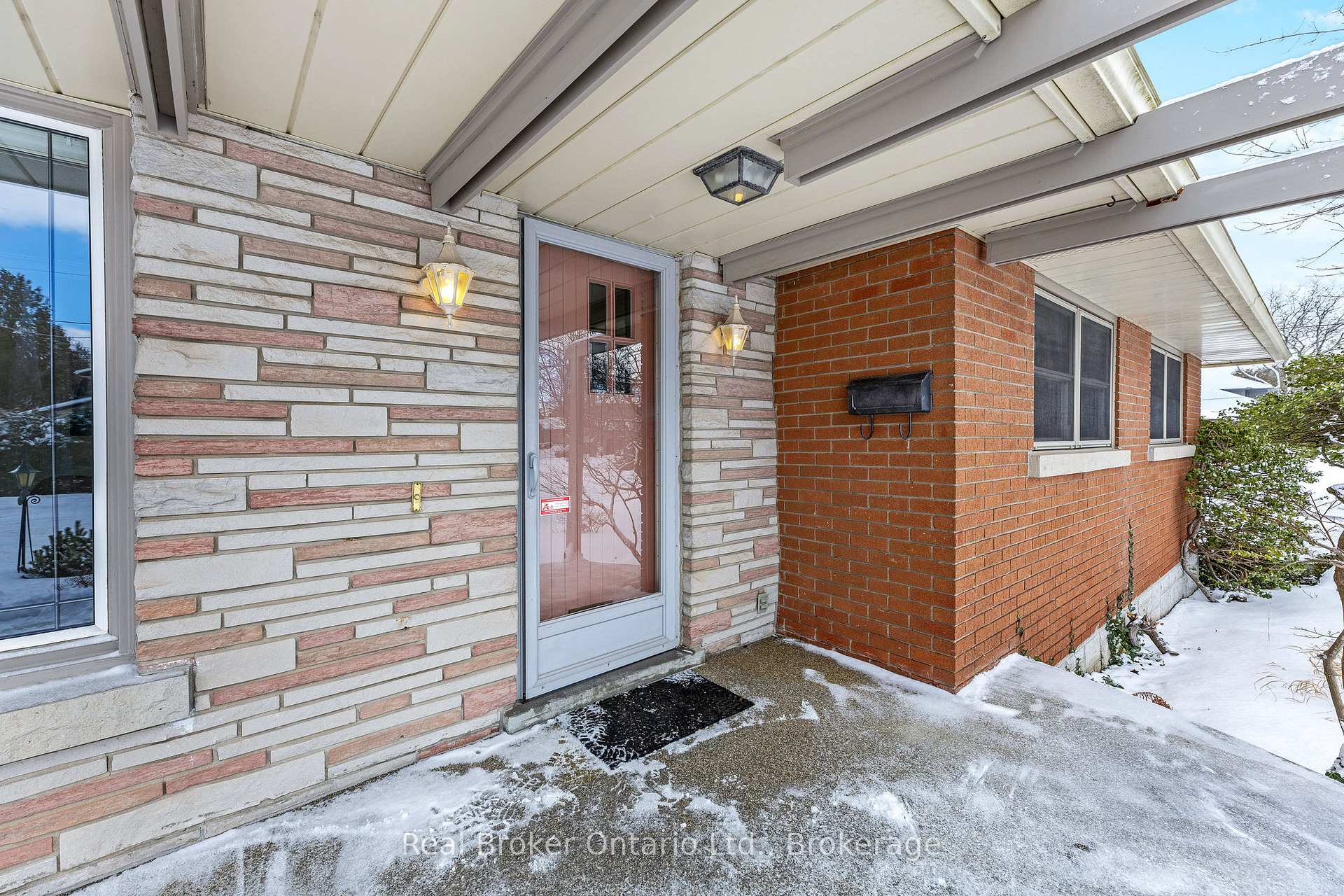 Photo 5 of 68 Rodney Boulevard, Guelph, Dovercliffe Park/Old University — HOMEH