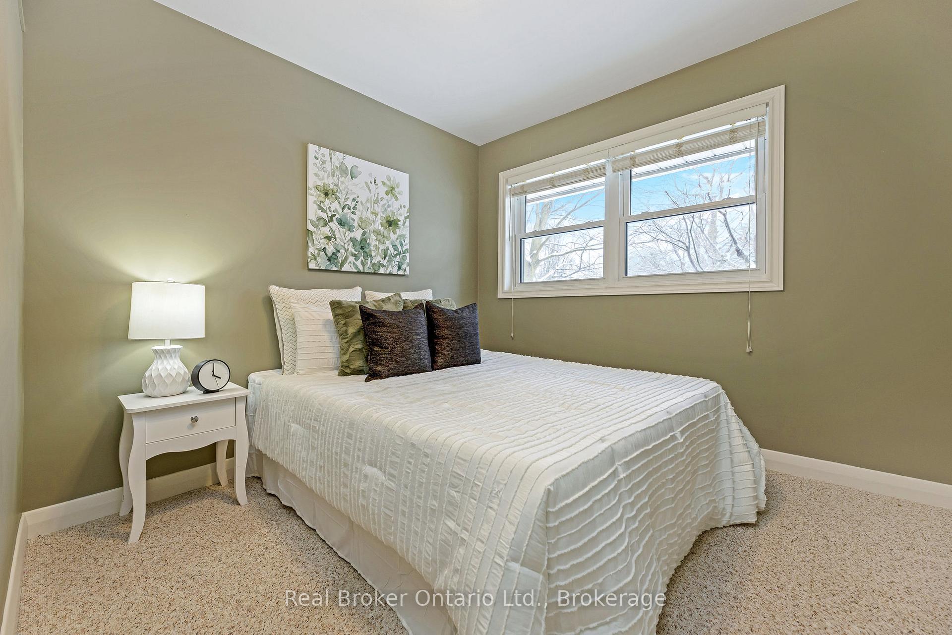 Photo 24 of 68 Rodney Boulevard, Guelph, Dovercliffe Park/Old University — HOMEH