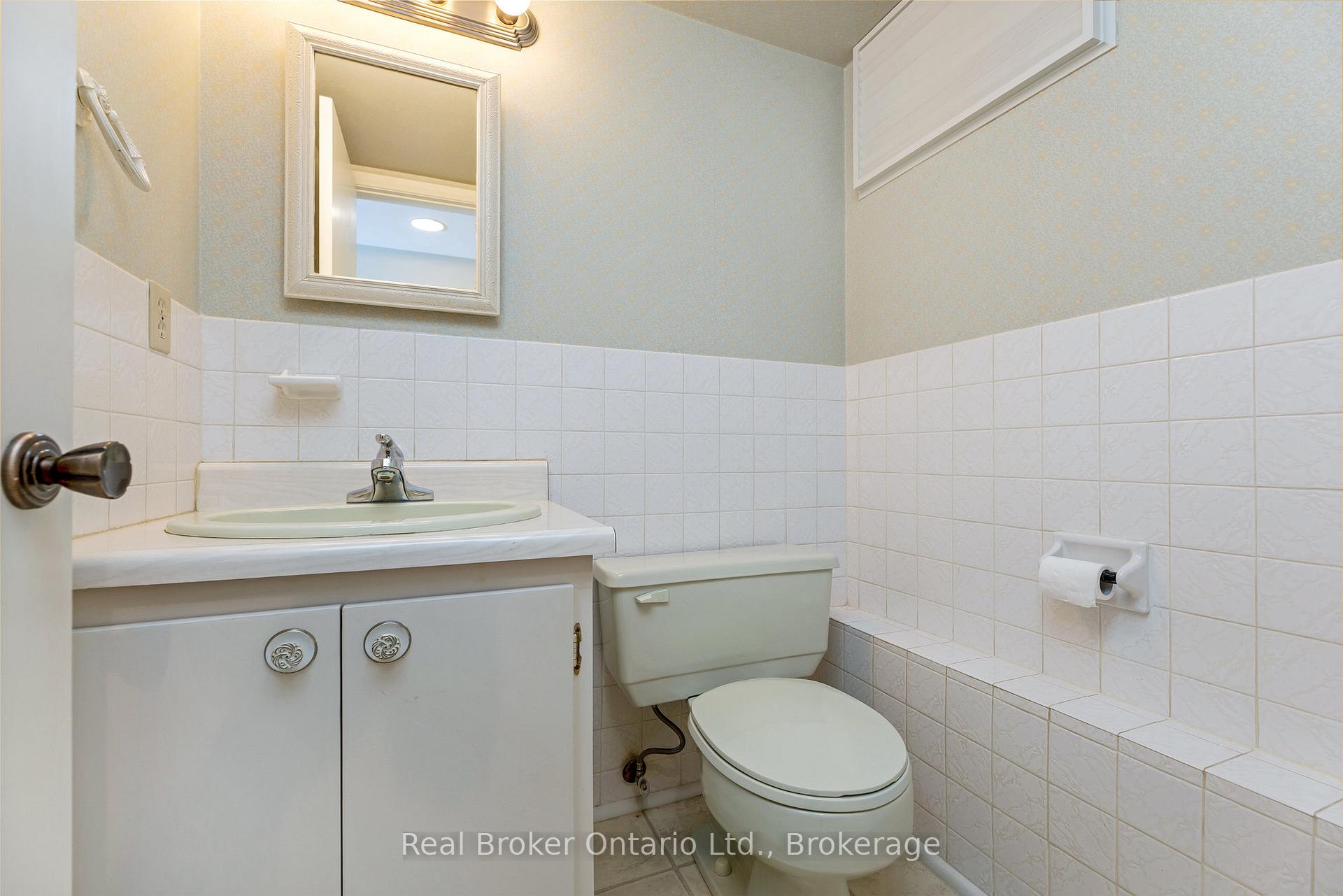 Photo 27 of 68 Rodney Boulevard, Guelph, Dovercliffe Park/Old University — HOMEH