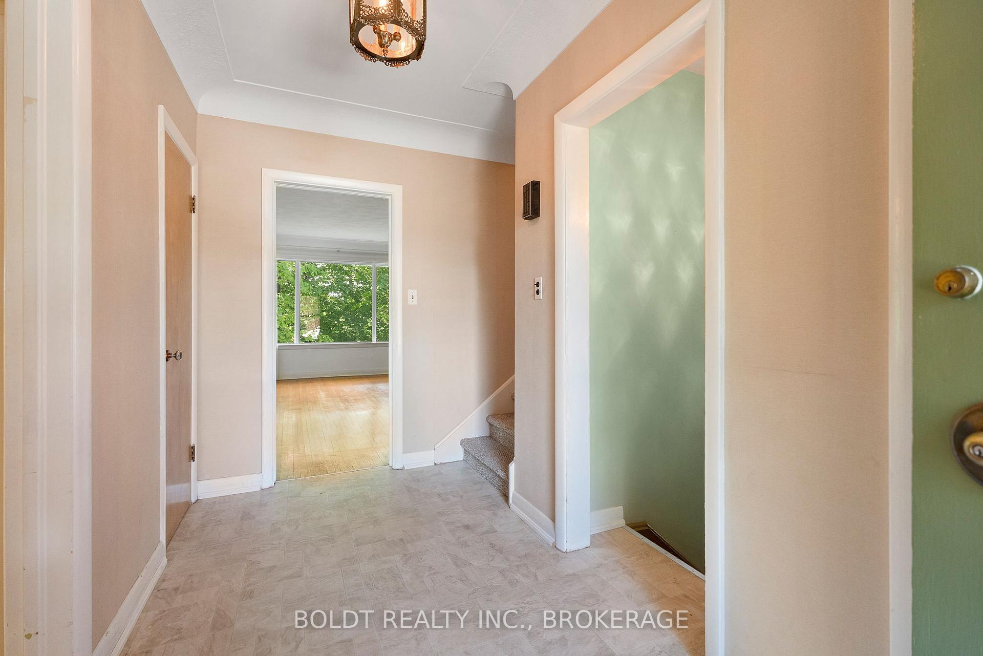 Photo 6 of 21 Beland Court, Hamilton, Glenview — HOMEH