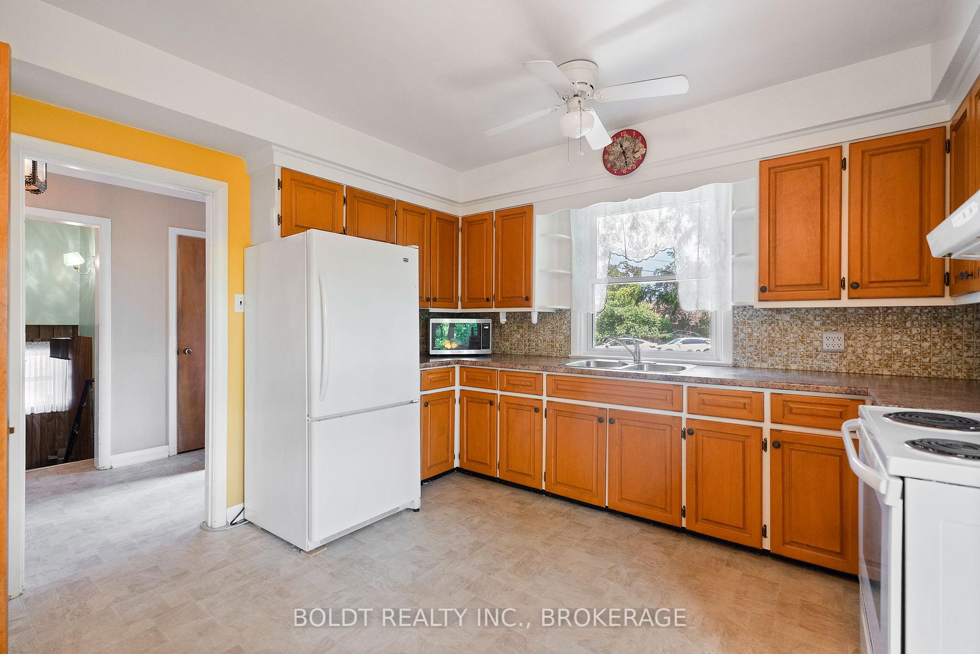 Photo 7 of 21 Beland Court, Hamilton, Glenview — HOMEH
