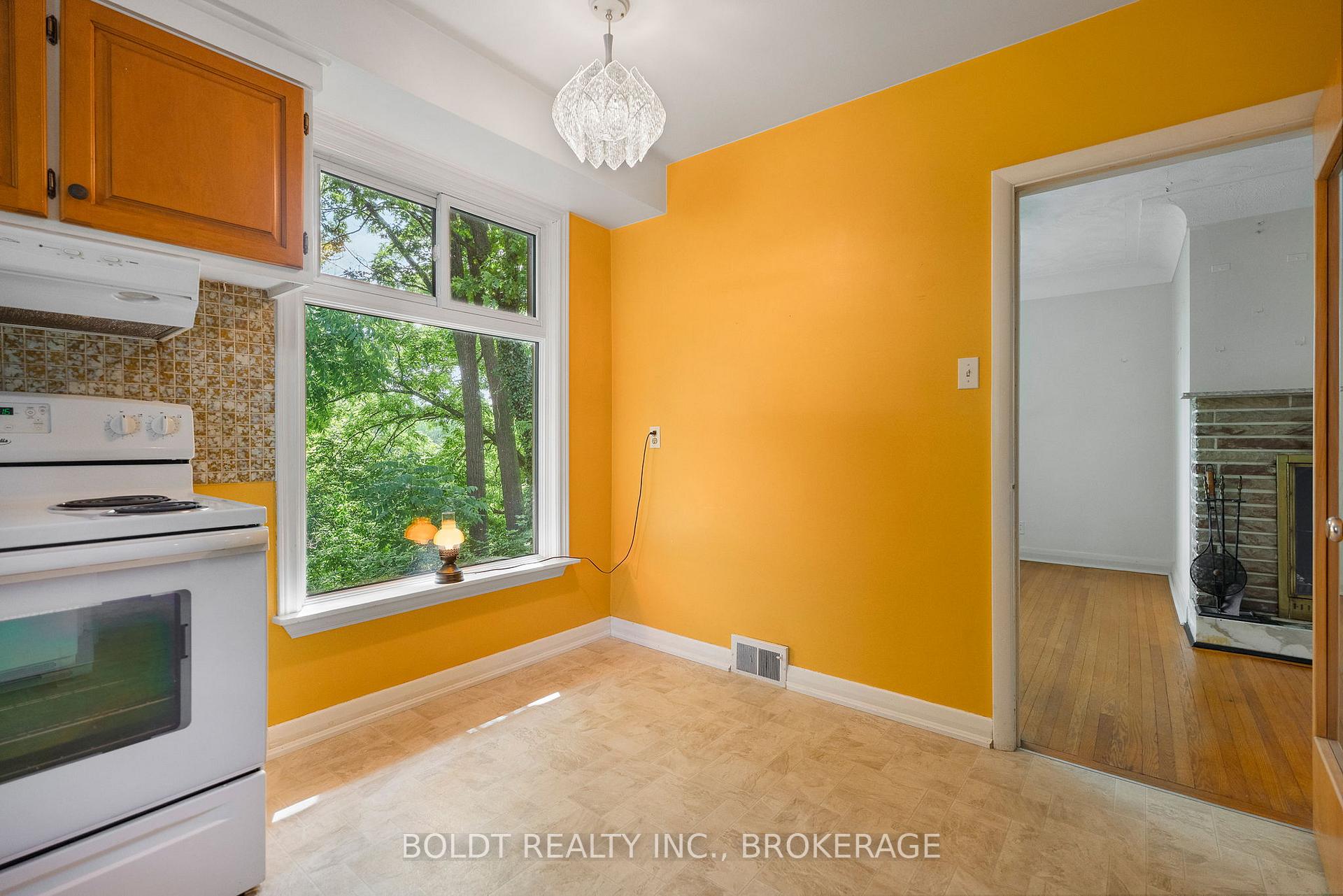 Photo 10 of 21 Beland Court, Hamilton, Glenview — HOMEH