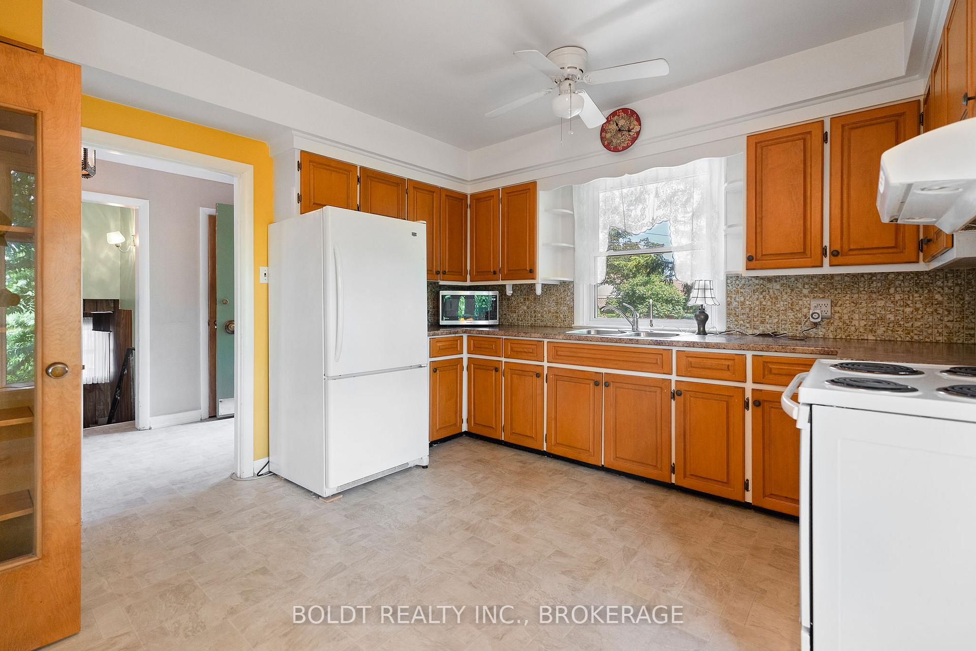 Photo 11 of 21 Beland Court, Hamilton, Glenview — HOMEH
