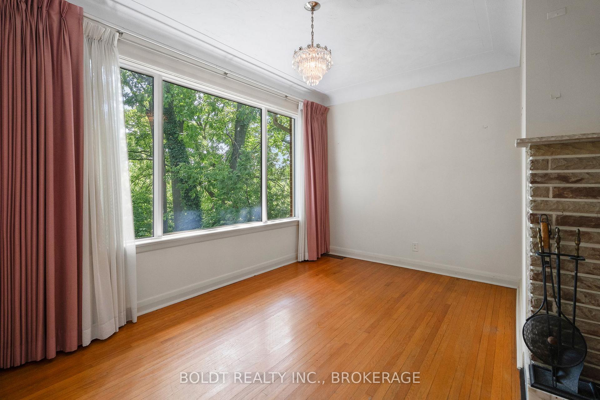 Photo 13 of 21 Beland Court, Hamilton, Glenview — HOMEH