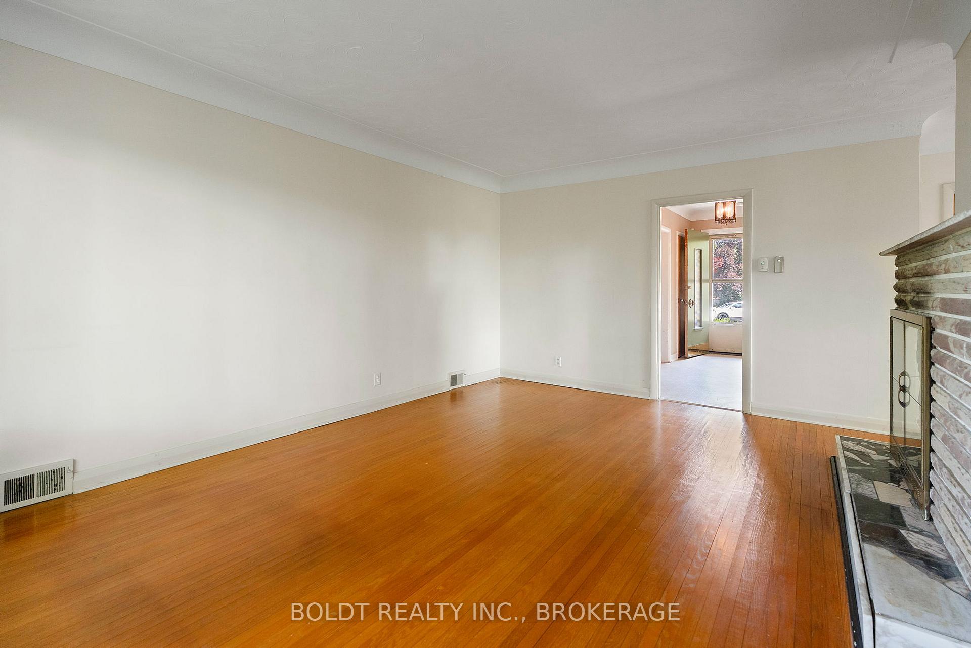 Photo 19 of 21 Beland Court, Hamilton, Glenview — HOMEH