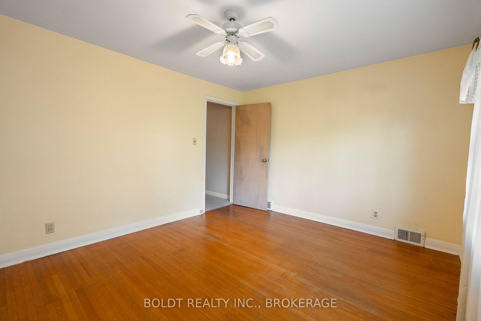 Photo 22 of 21 Beland Court, Hamilton, Glenview — HOMEH