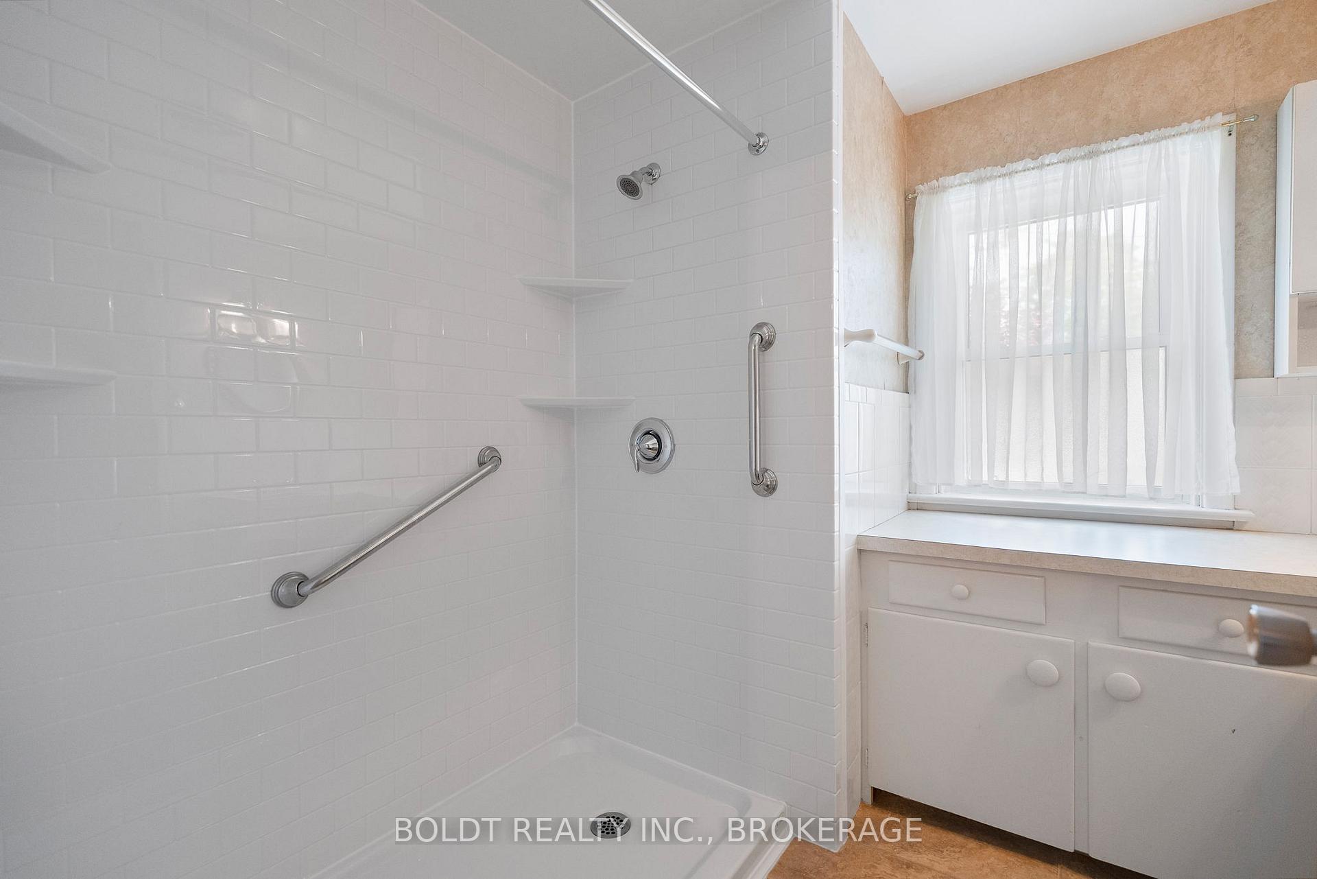Photo 25 of 21 Beland Court, Hamilton, Glenview — HOMEH