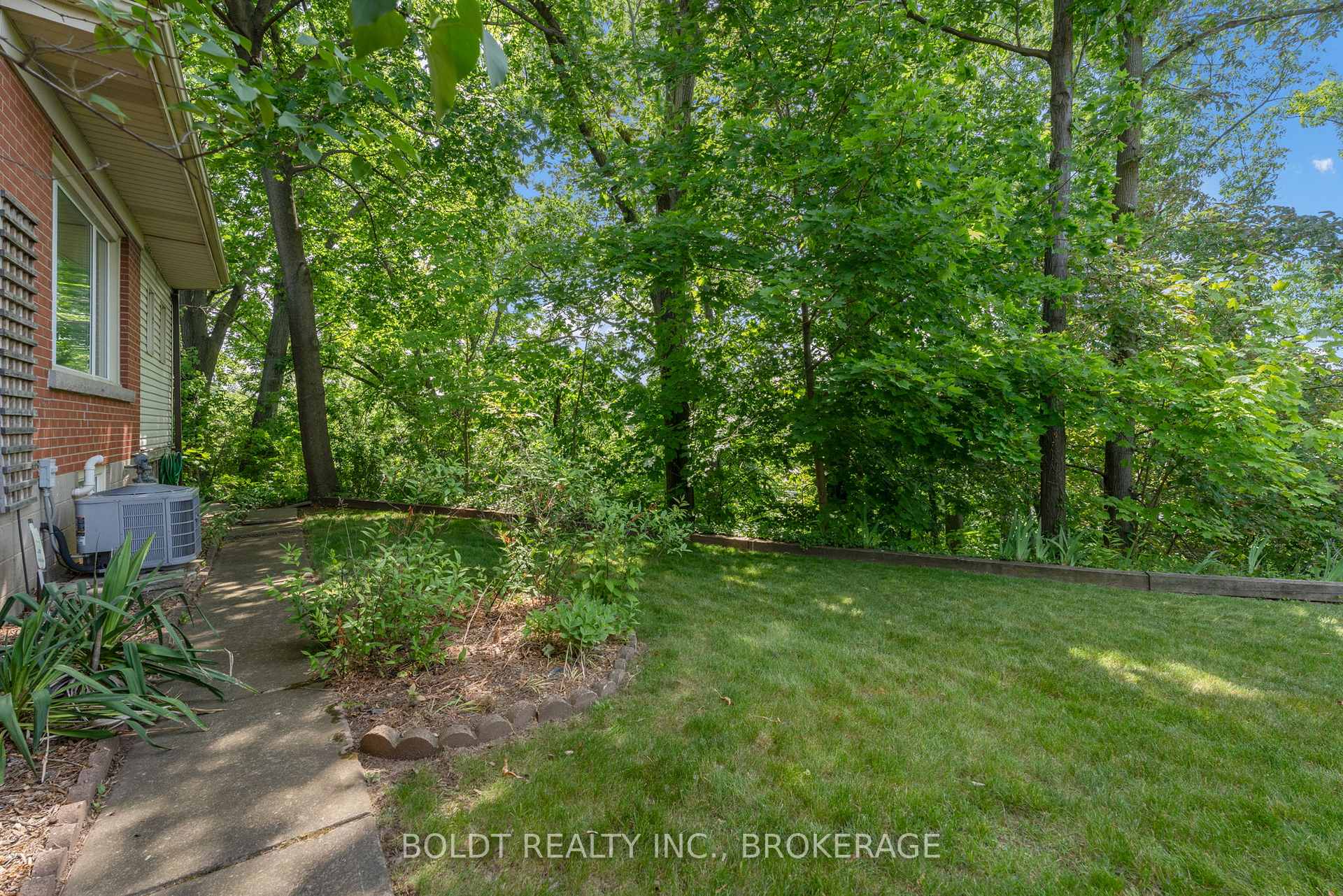 Photo 36 of 21 Beland Court, Hamilton, Glenview — HOMEH