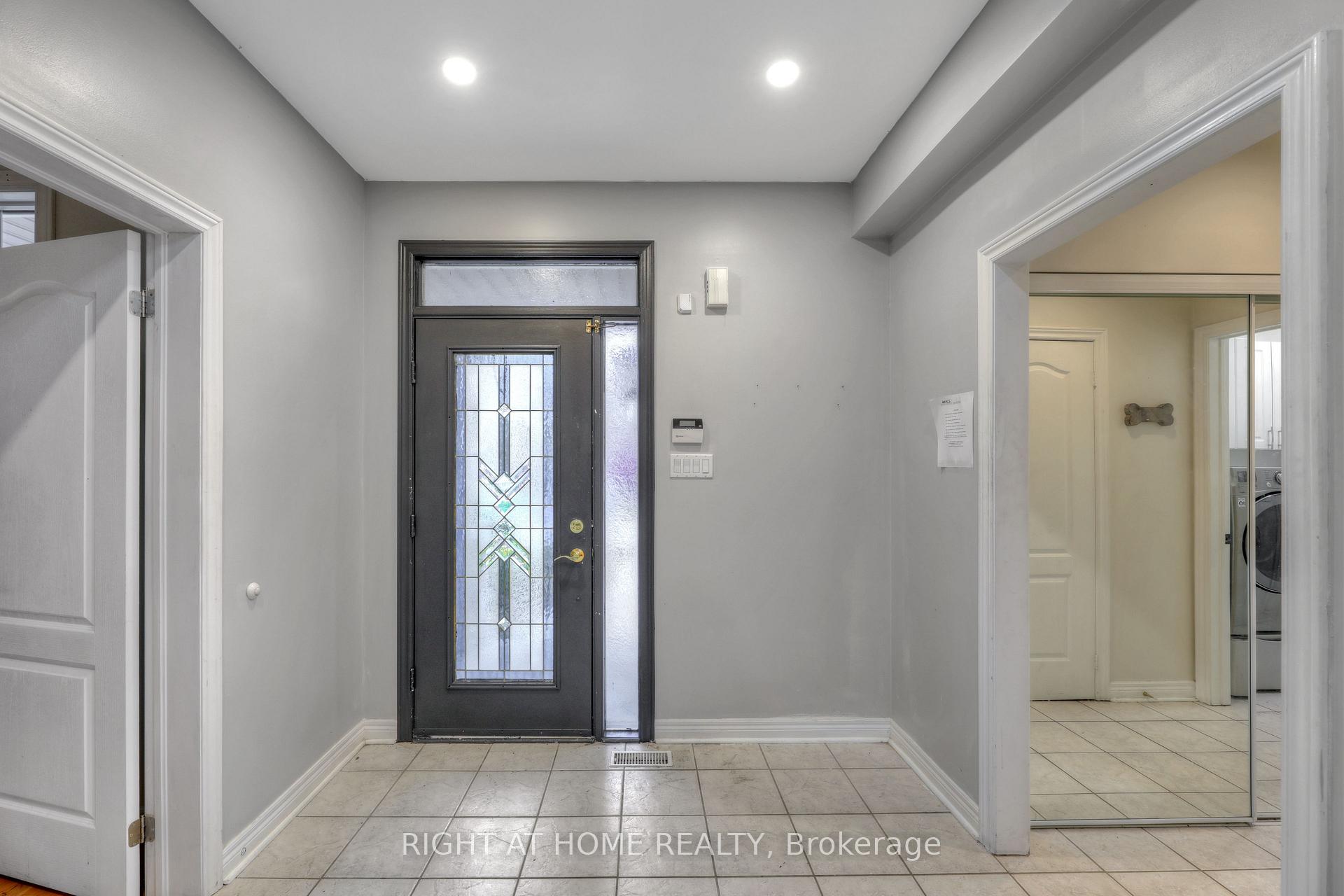 Photo 4 of 107 Pinebrook Circle, Caledon, Rural Caledon — HOMEH