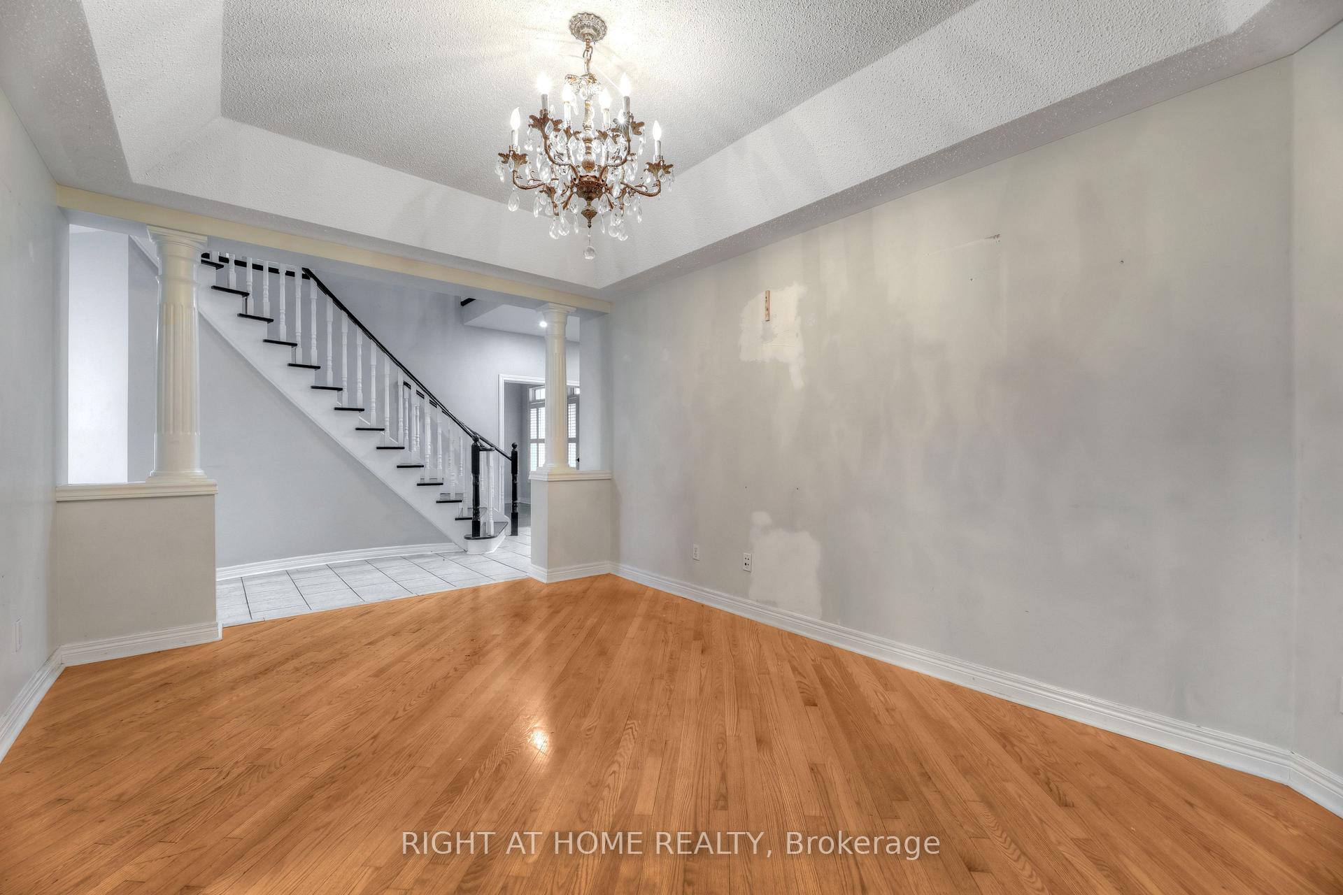 Photo 11 of 107 Pinebrook Circle, Caledon, Rural Caledon — HOMEH