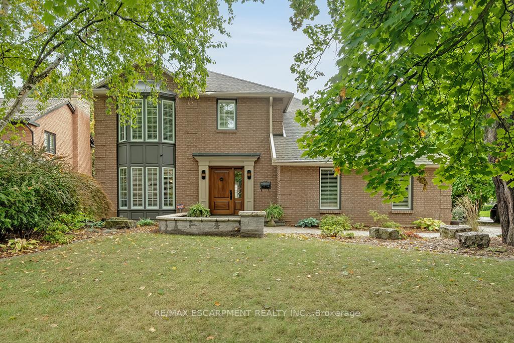 Front of 2428 Lakeshore Road