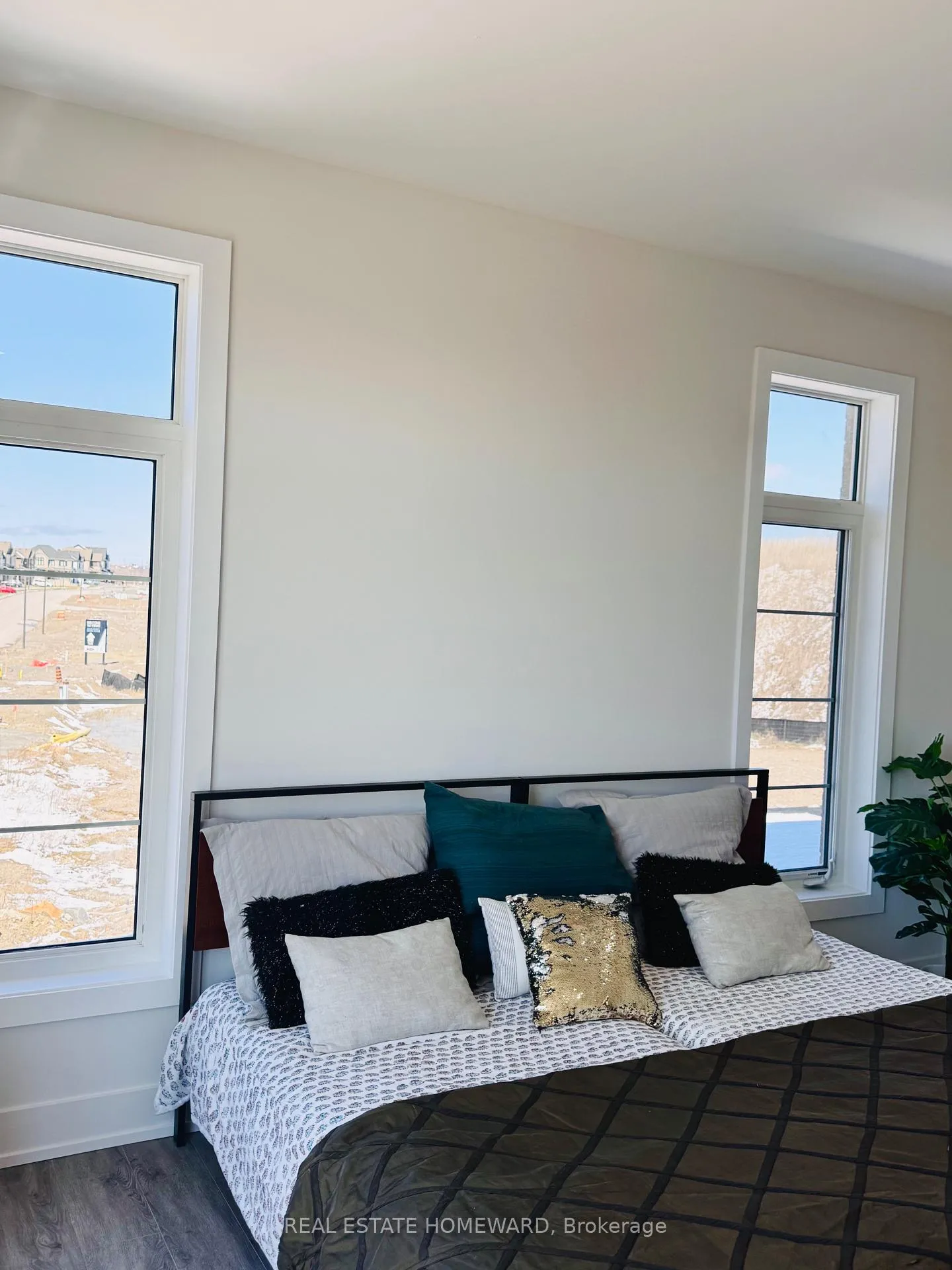Photo 33 of 960 Lockie Drive, Oshawa, Kedron — HOMEH
