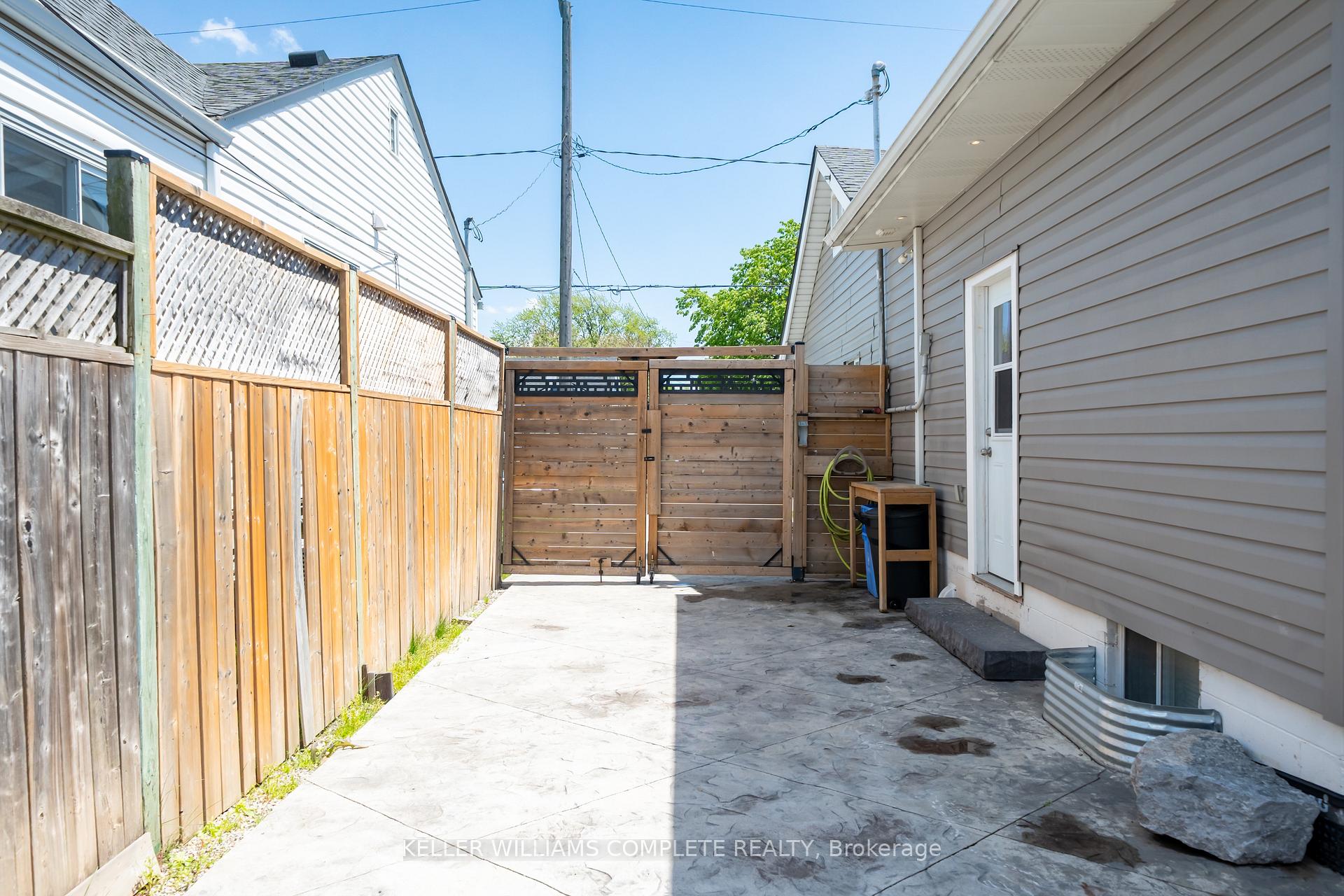 Photo 32 of 109 Tolton Avenue, Hamilton, Normanhurst — HOMEH
