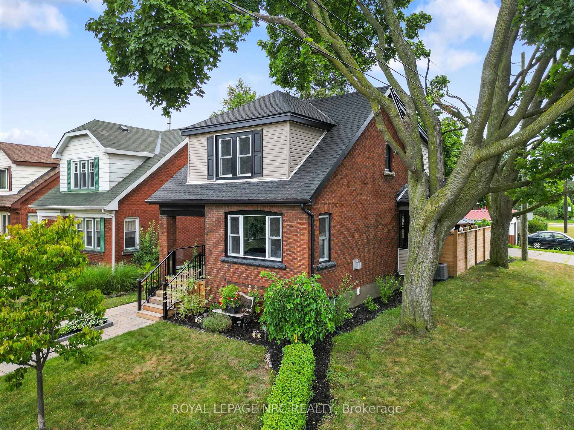 Photo 1 of 107 Wexford Avenue S, Hamilton, Delta — HOMEH