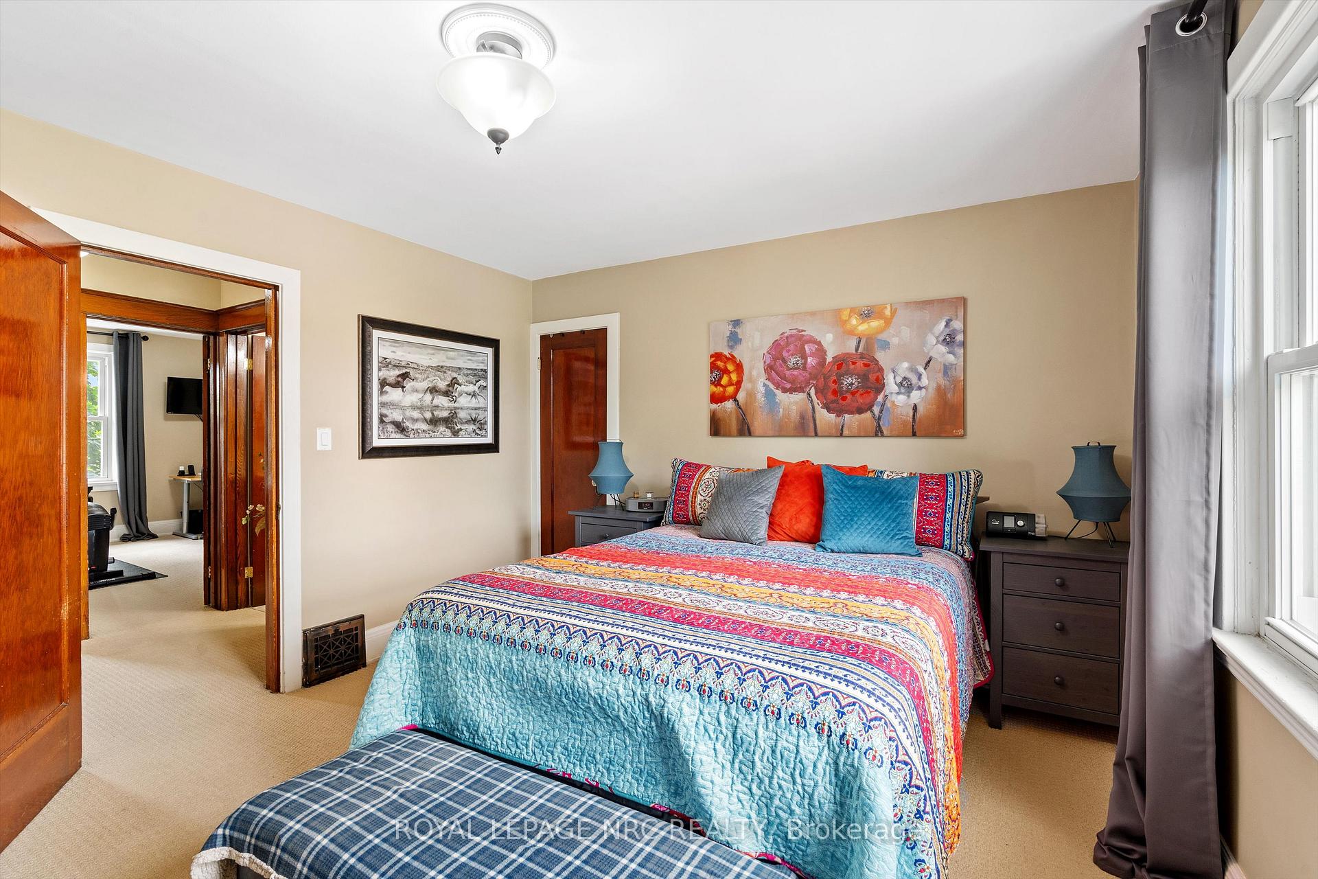 Photo 10 of 107 Wexford Avenue S, Hamilton, Delta — HOMEH