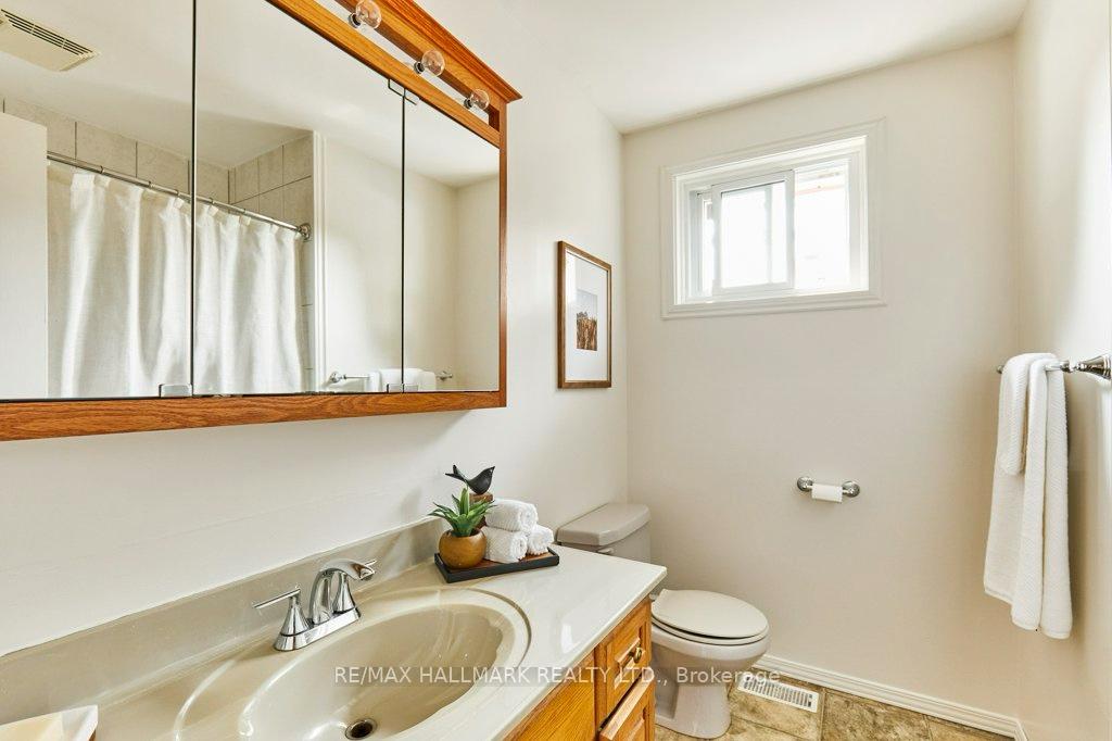Photo 12 of 145 Clements Road E, Ajax, South East — HOMEH