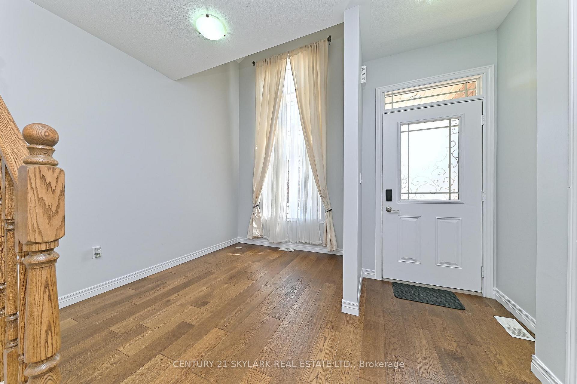 Photo 6 of 94 Charleswood Crescent, Hamilton, Rural Glanbrook — HOMEH