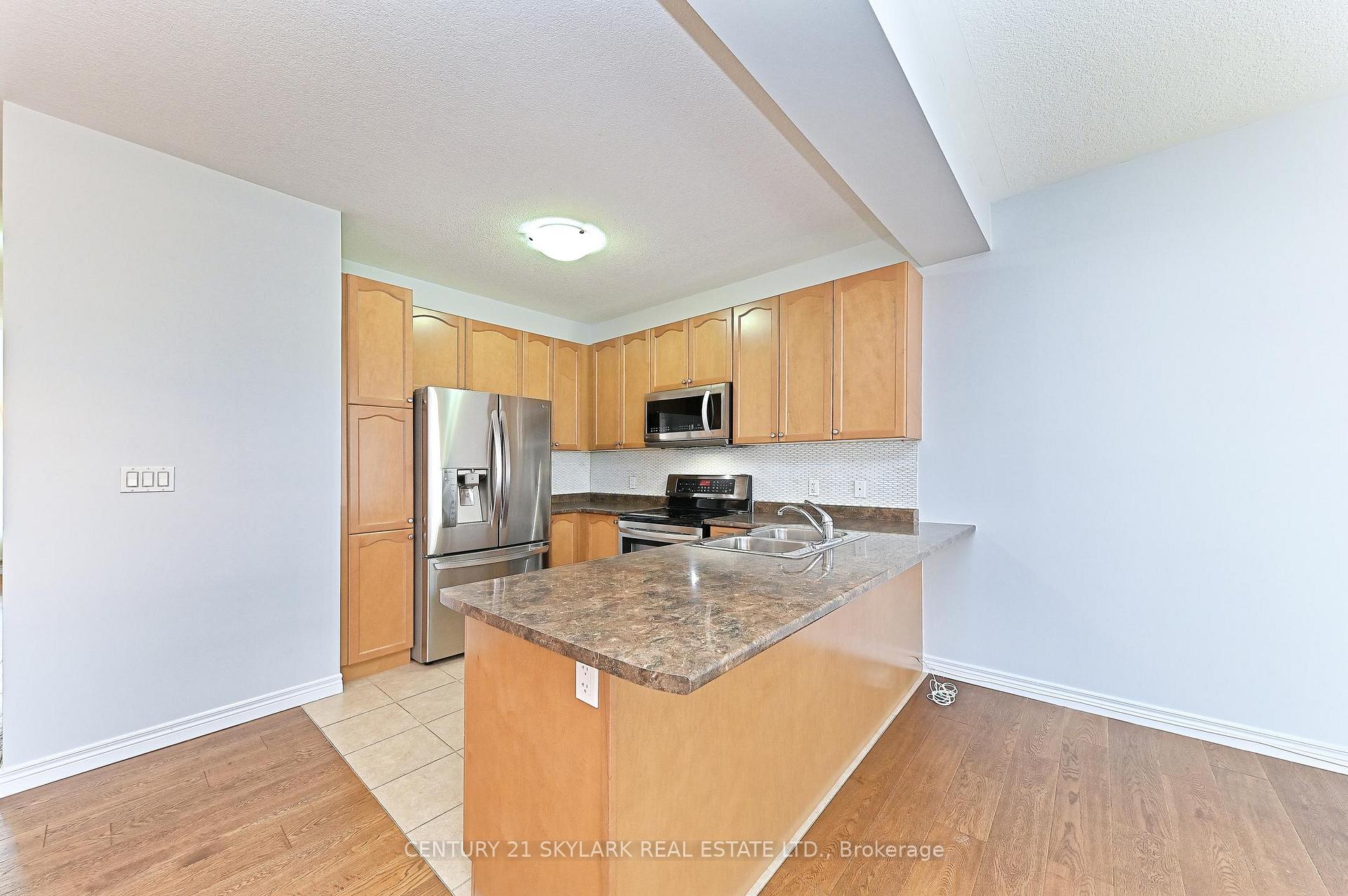 Photo 9 of 94 Charleswood Crescent, Hamilton, Rural Glanbrook — HOMEH