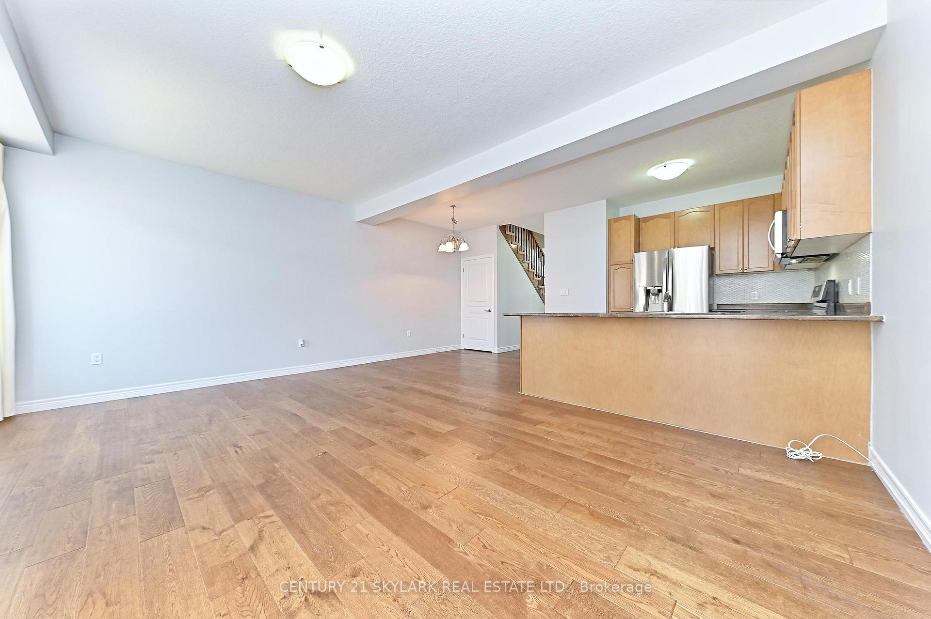 Photo 13 of 94 Charleswood Crescent, Hamilton, Rural Glanbrook — HOMEH
