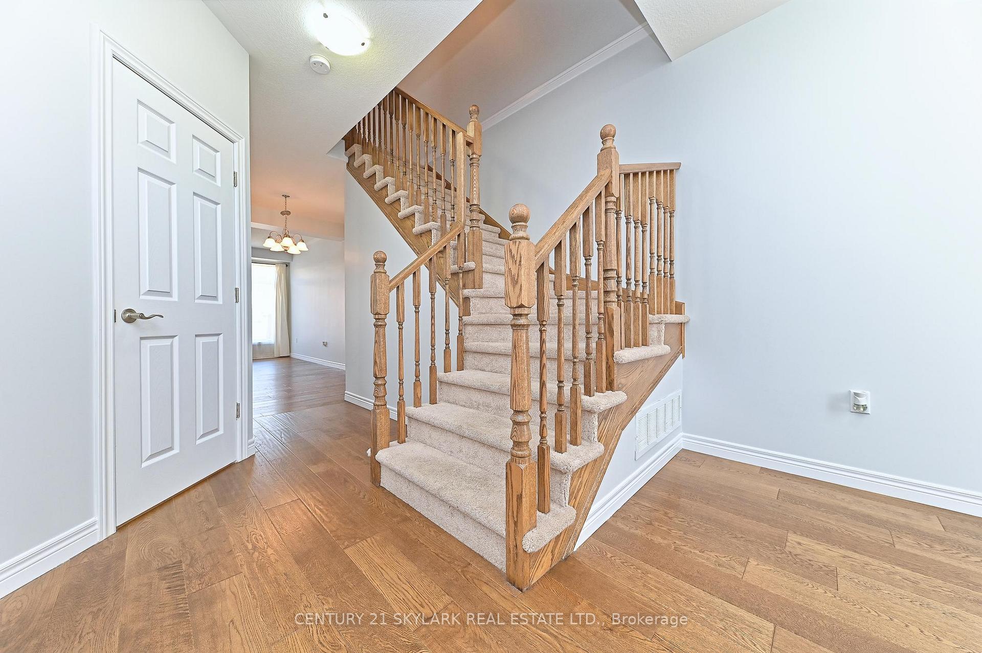 Photo 16 of 94 Charleswood Crescent, Hamilton, Rural Glanbrook — HOMEH