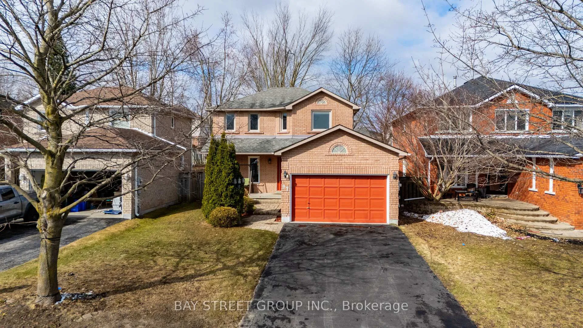 Photo 2 of 97 Bishop Drive, Barrie, Ardagh — HOMEH