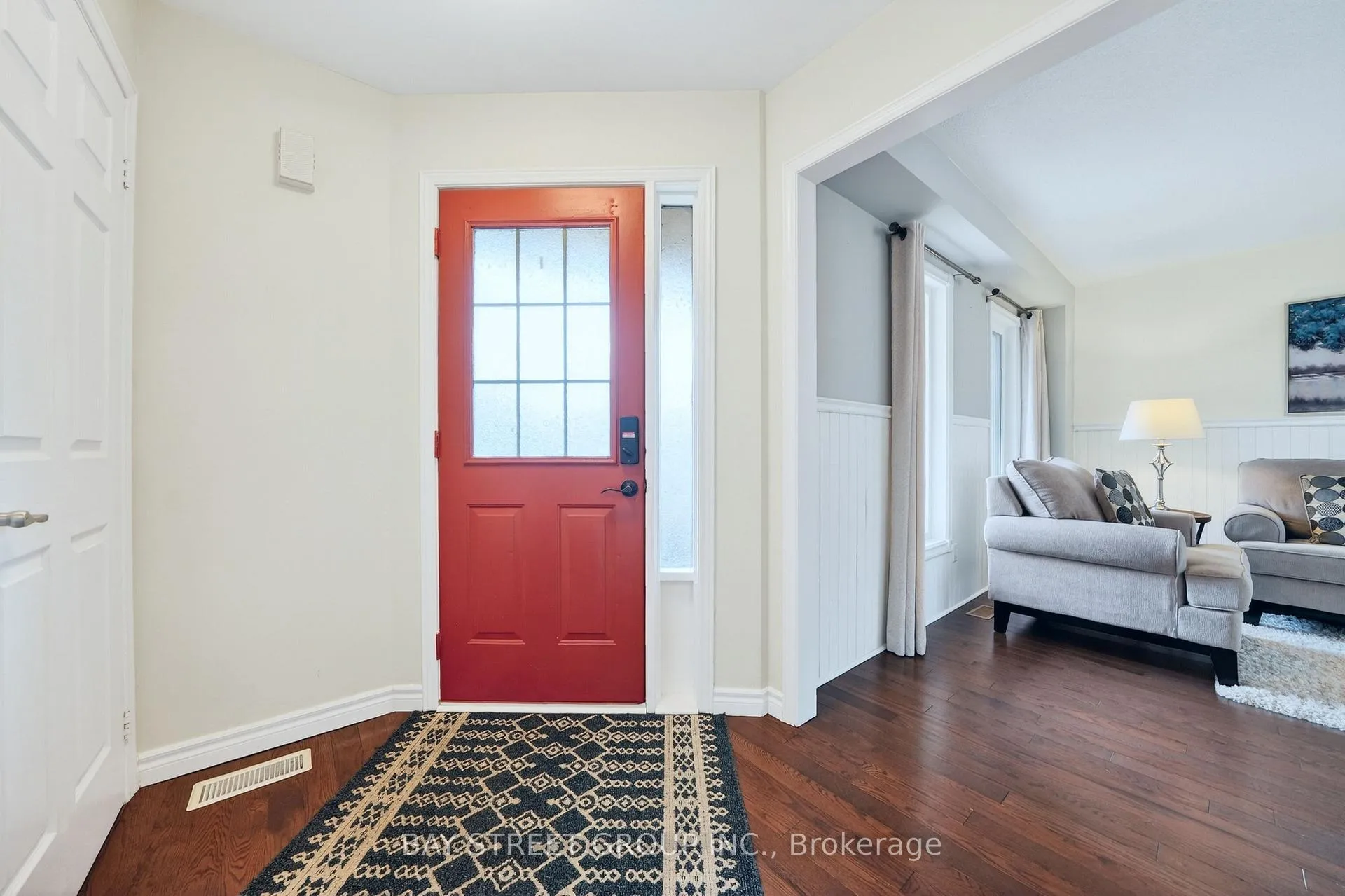 Photo 5 of 97 Bishop Drive, Barrie, Ardagh — HOMEH