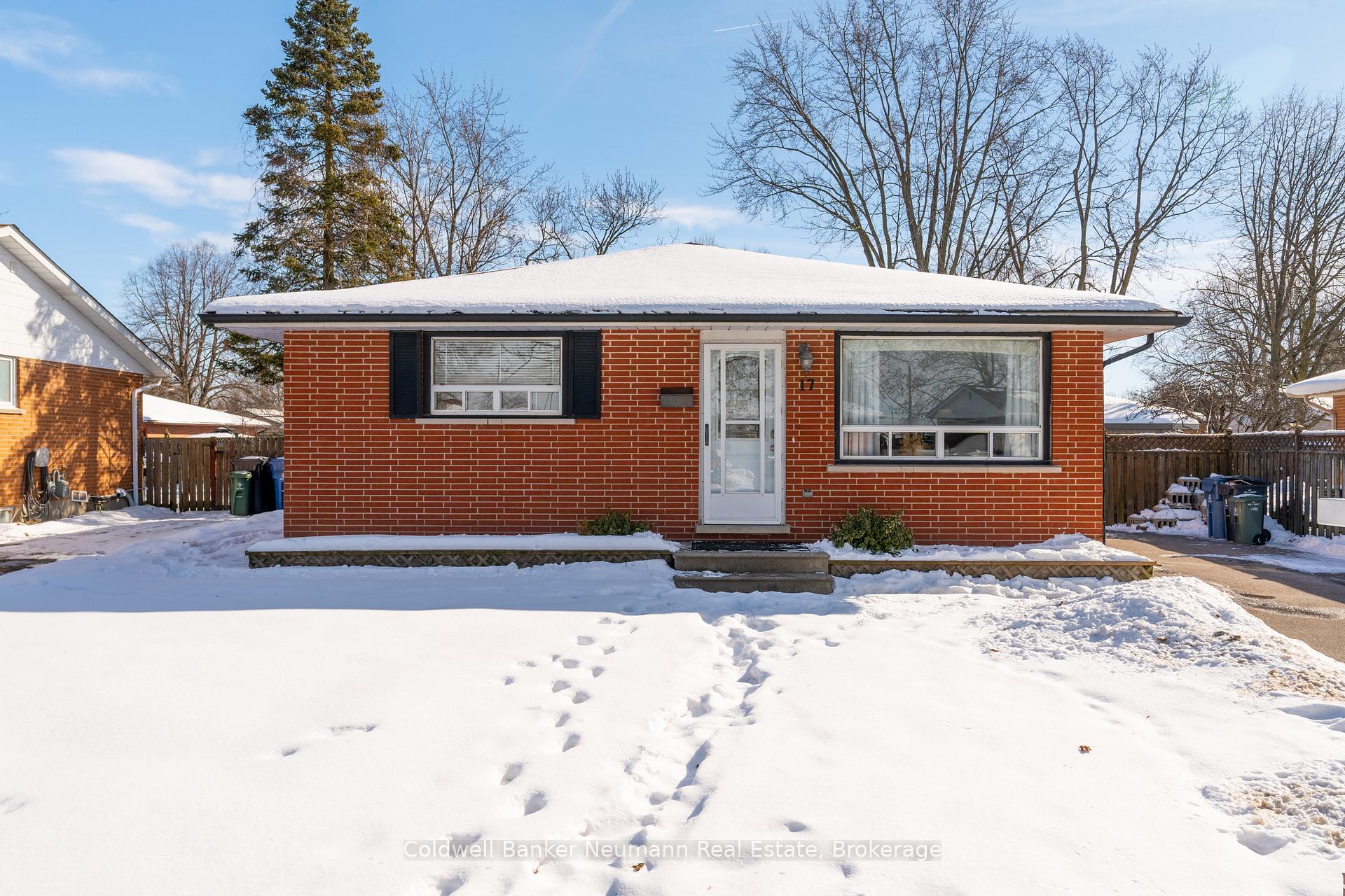 Photo 1 of 17 Argyle Drive, Guelph, Dovercliffe Park/Old University — HOMEH