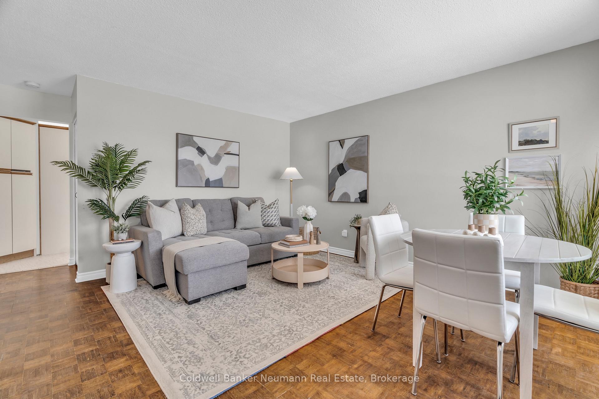 Photo 6 of 17 Argyle Drive, Guelph, Dovercliffe Park/Old University — HOMEH