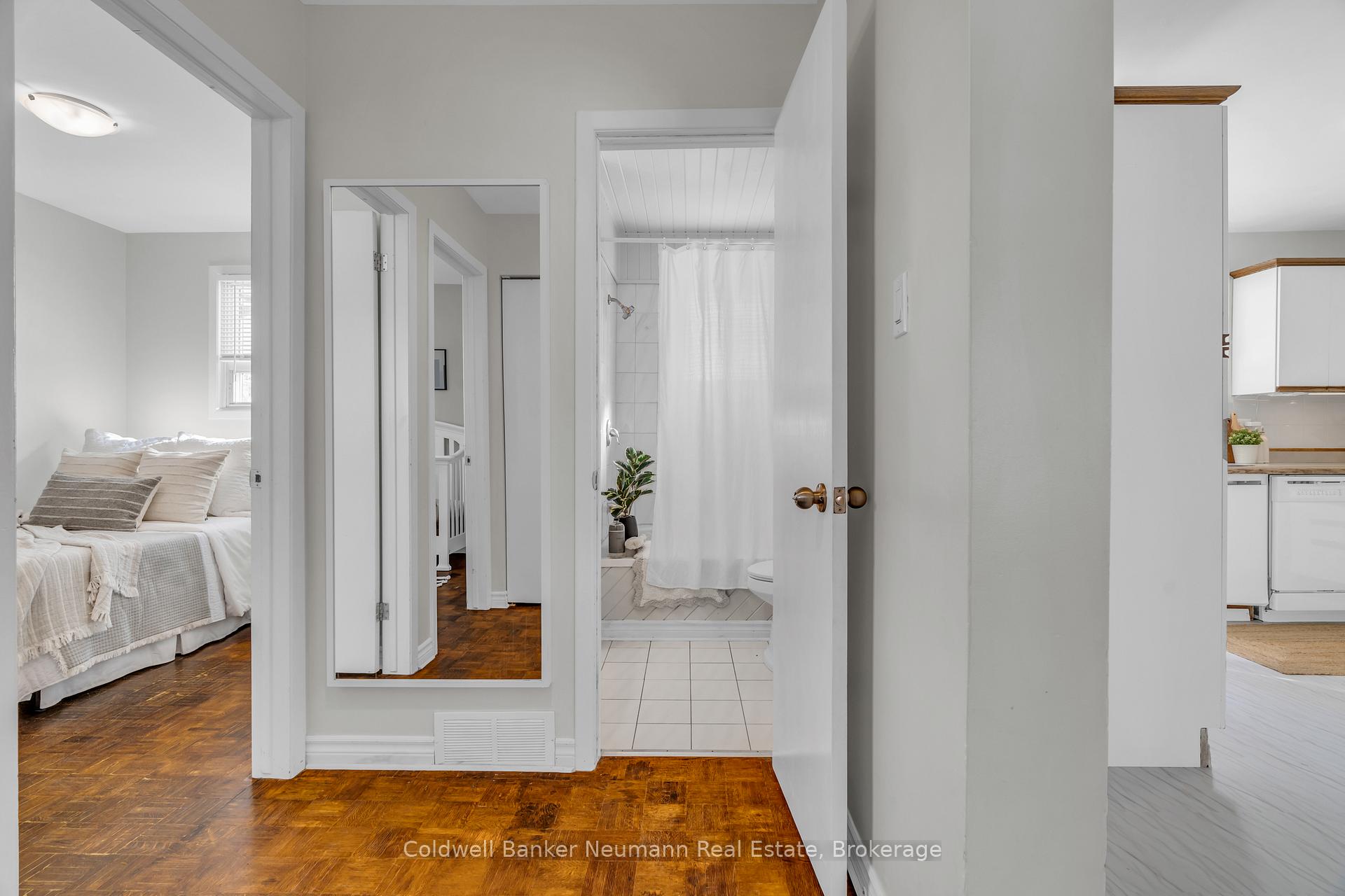 Photo 15 of 17 Argyle Drive, Guelph, Dovercliffe Park/Old University — HOMEH