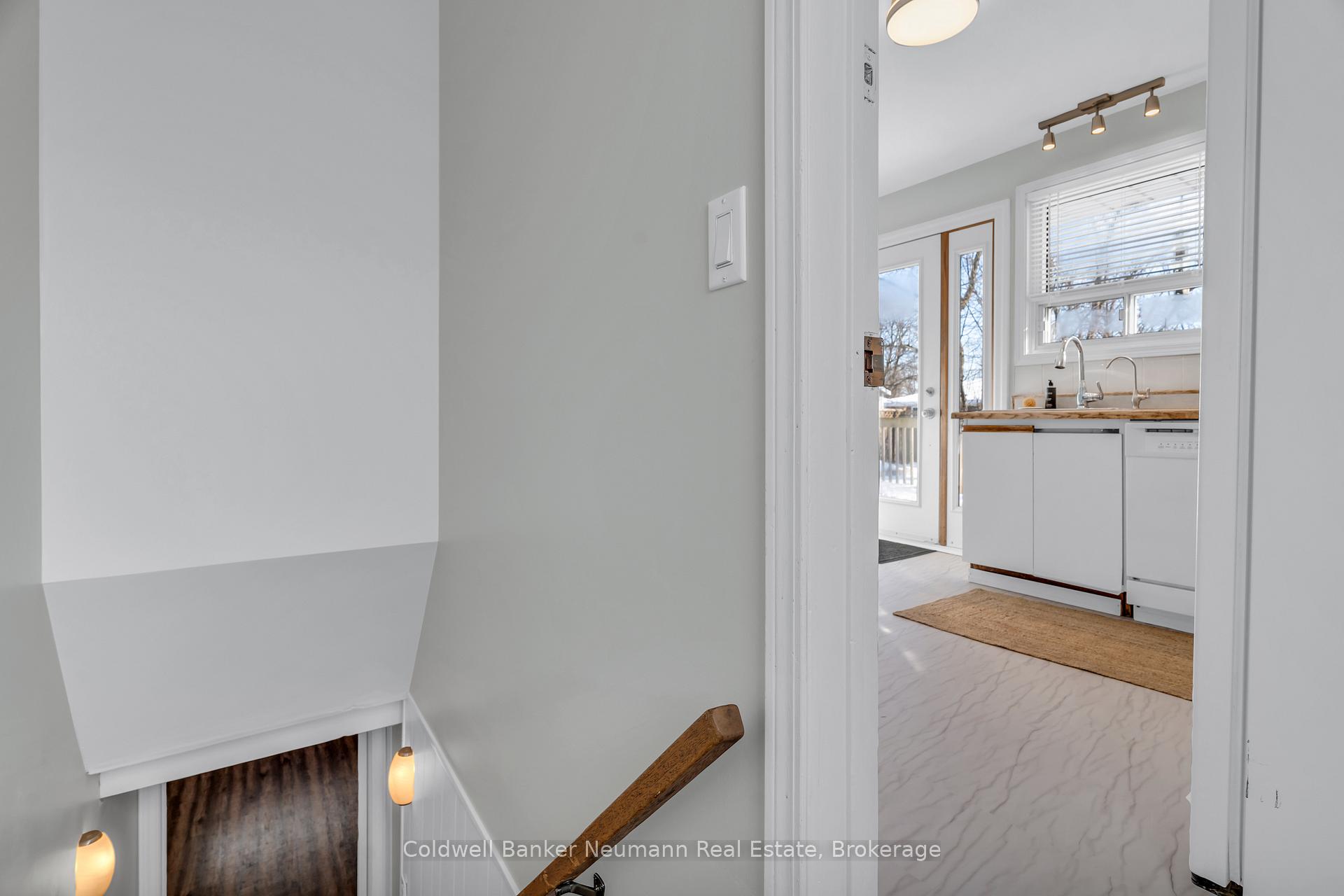 Photo 21 of 17 Argyle Drive, Guelph, Dovercliffe Park/Old University — HOMEH