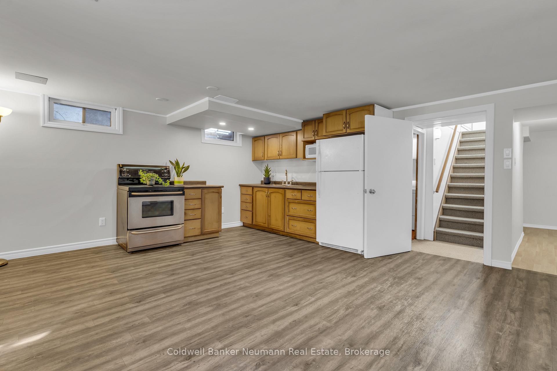 Photo 22 of 17 Argyle Drive, Guelph, Dovercliffe Park/Old University — HOMEH