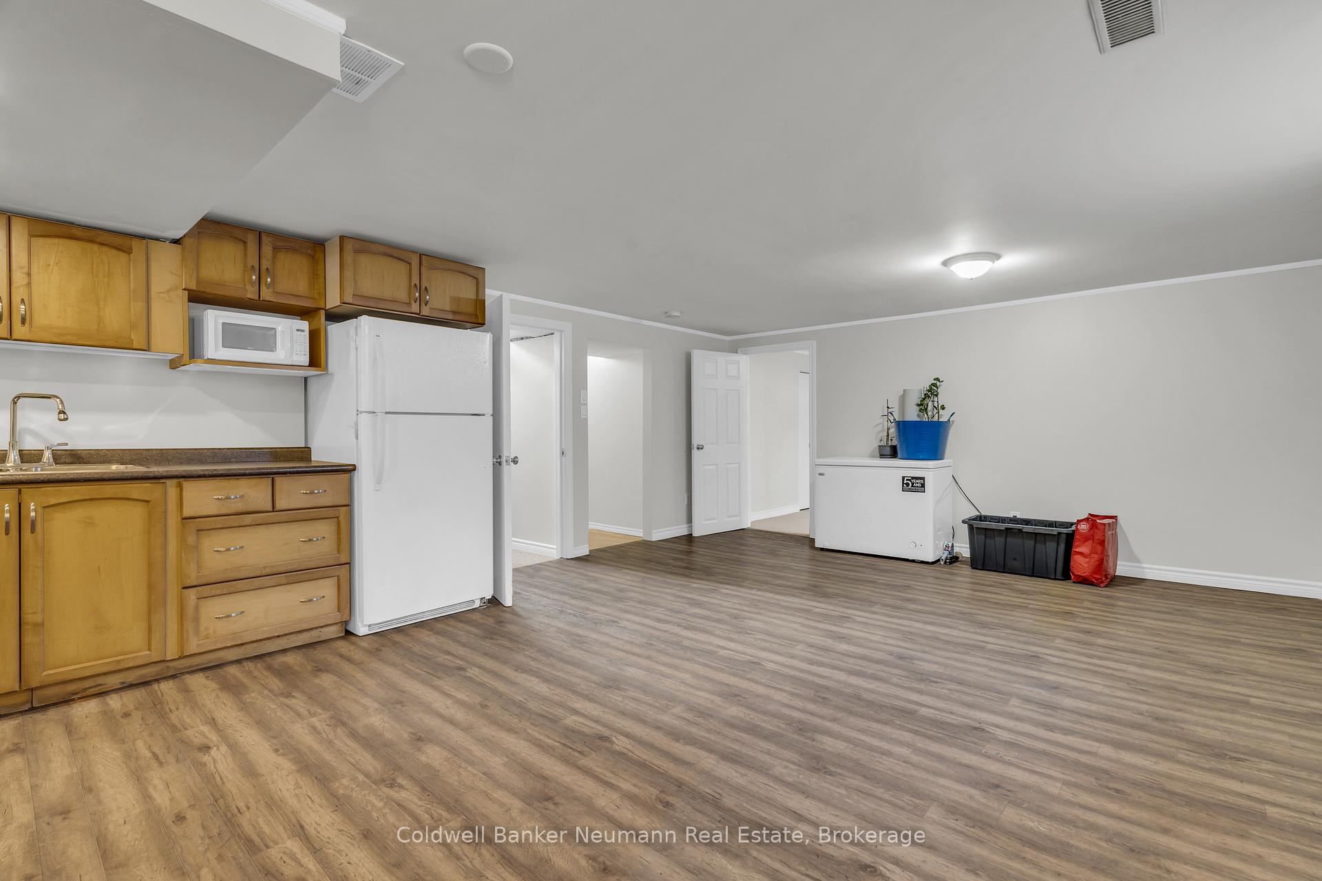 Photo 23 of 17 Argyle Drive, Guelph, Dovercliffe Park/Old University — HOMEH