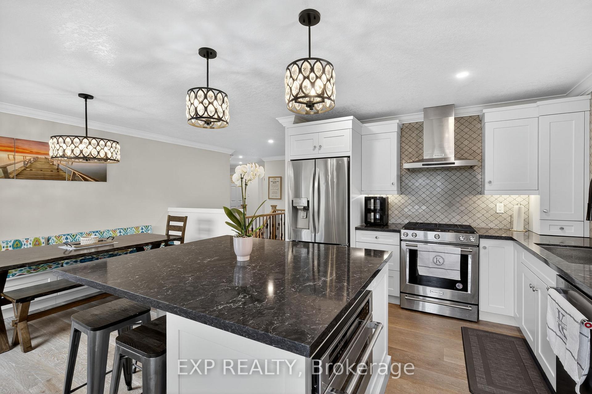 Photo 11 of 7 Pacific Avenue, Barrie, Little Lake — HOMEH