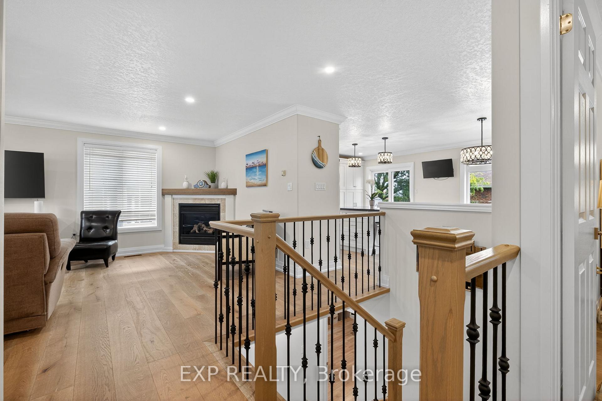Photo 21 of 7 Pacific Avenue, Barrie, Little Lake — HOMEH