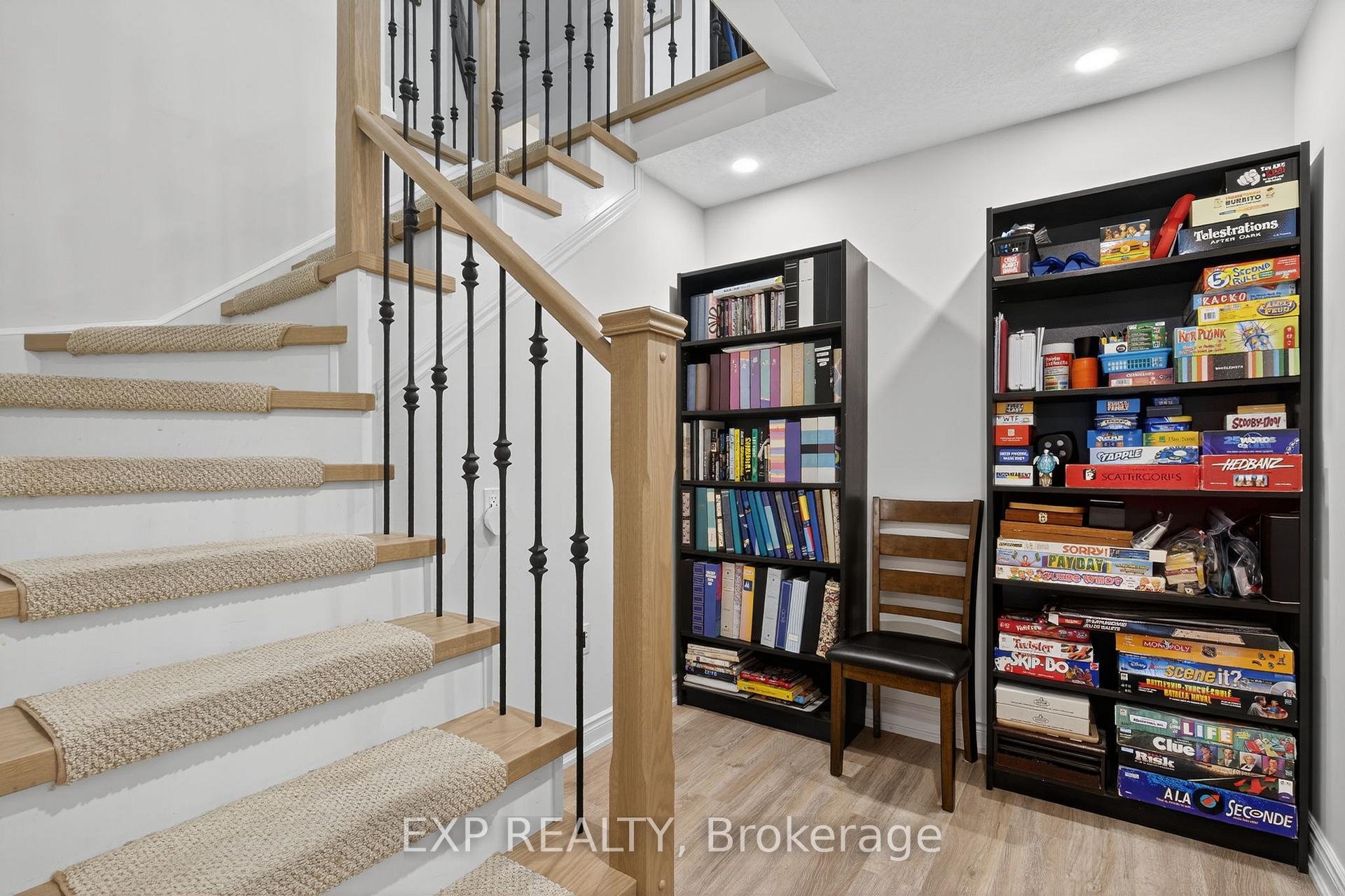 Photo 18 of 7 Pacific Avenue, Barrie, Little Lake — HOMEH