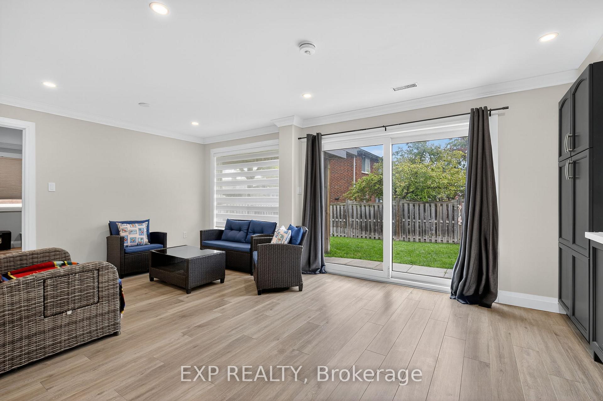 Photo 32 of 7 Pacific Avenue, Barrie, Little Lake — HOMEH