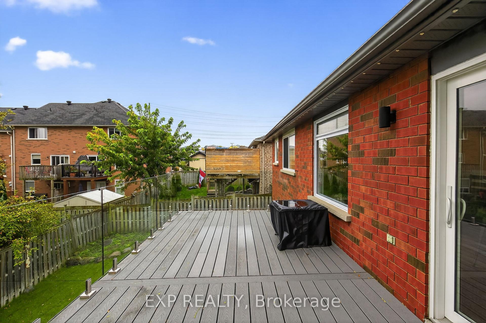 Photo 42 of 7 Pacific Avenue, Barrie, Little Lake — HOMEH