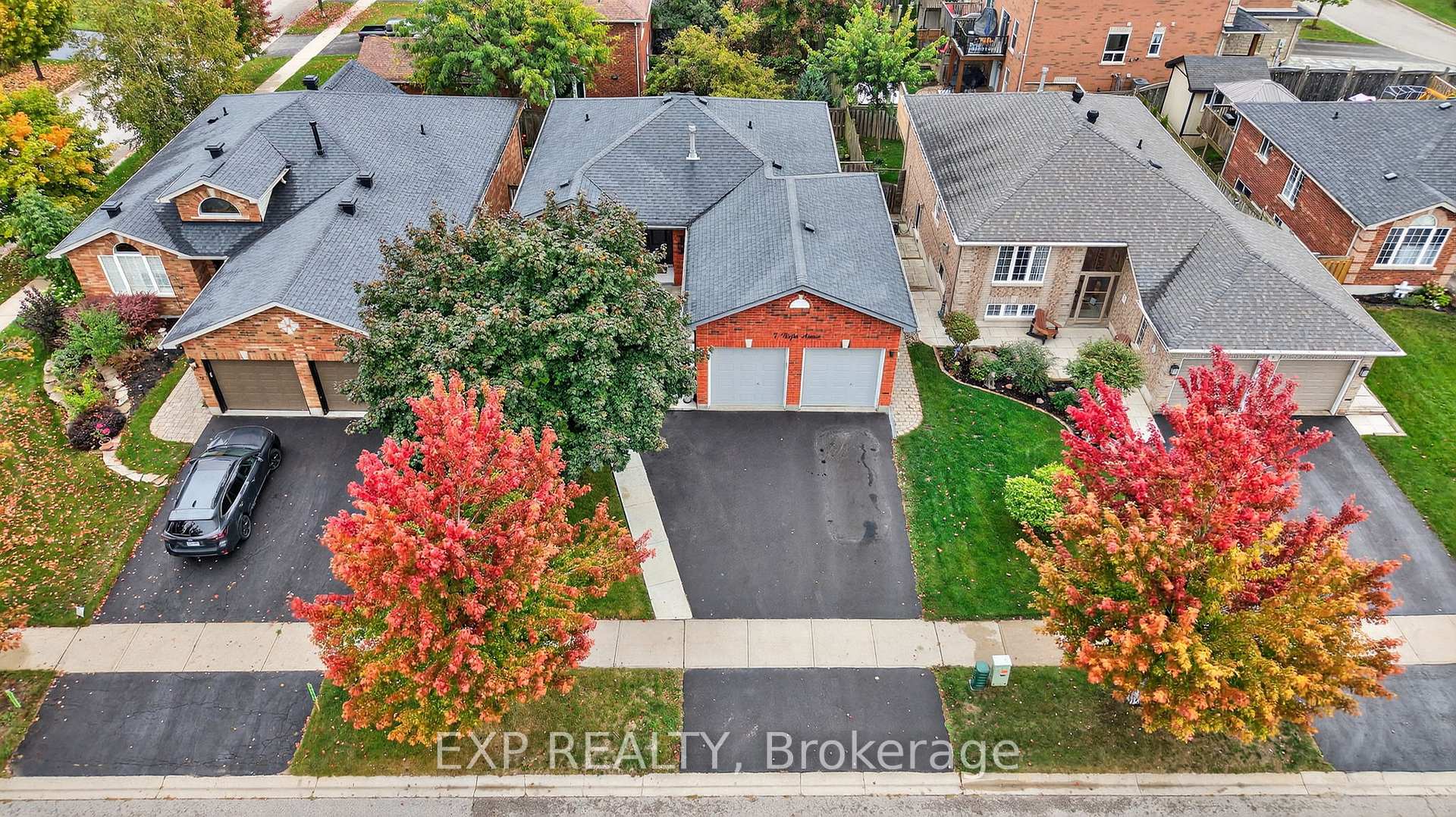 Photo 44 of 7 Pacific Avenue, Barrie, Little Lake — HOMEH
