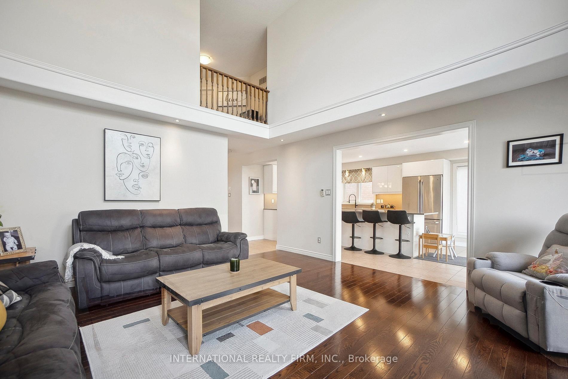 Photo 8 of 108 Great Oak Trail, Hamilton, Binbrook — HOMEH