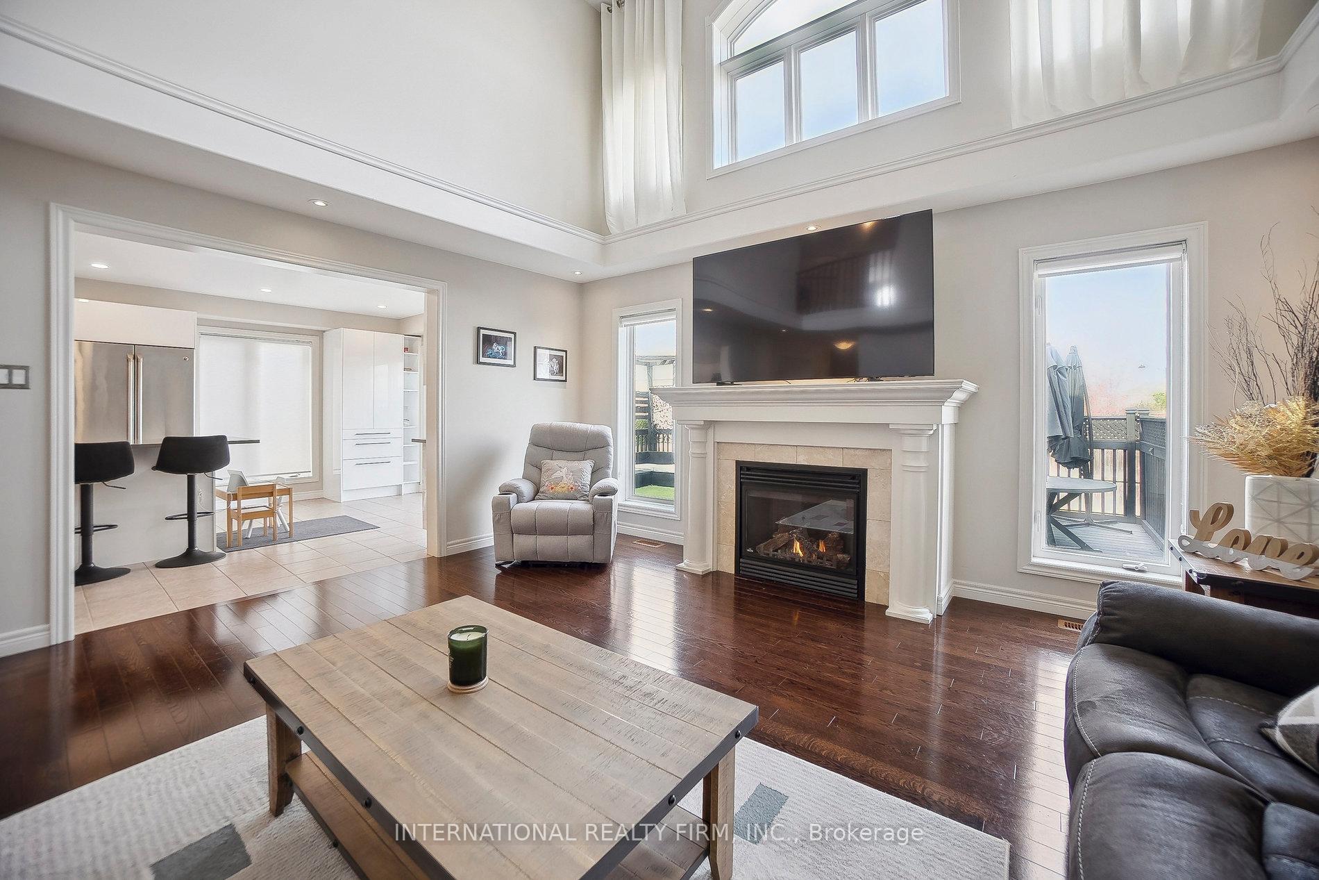 Photo 9 of 108 Great Oak Trail, Hamilton, Binbrook — HOMEH