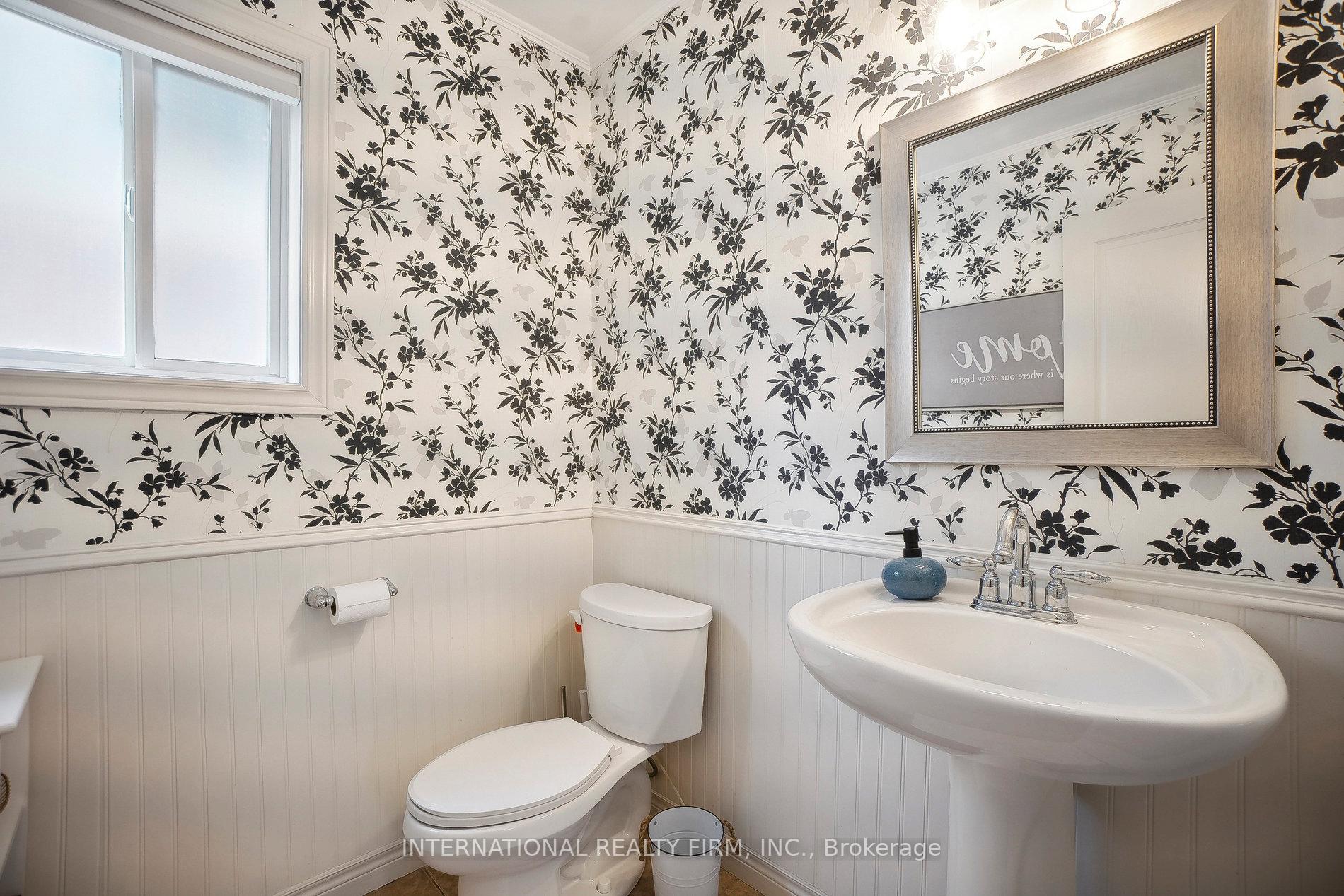 Photo 18 of 108 Great Oak Trail, Hamilton, Binbrook — HOMEH