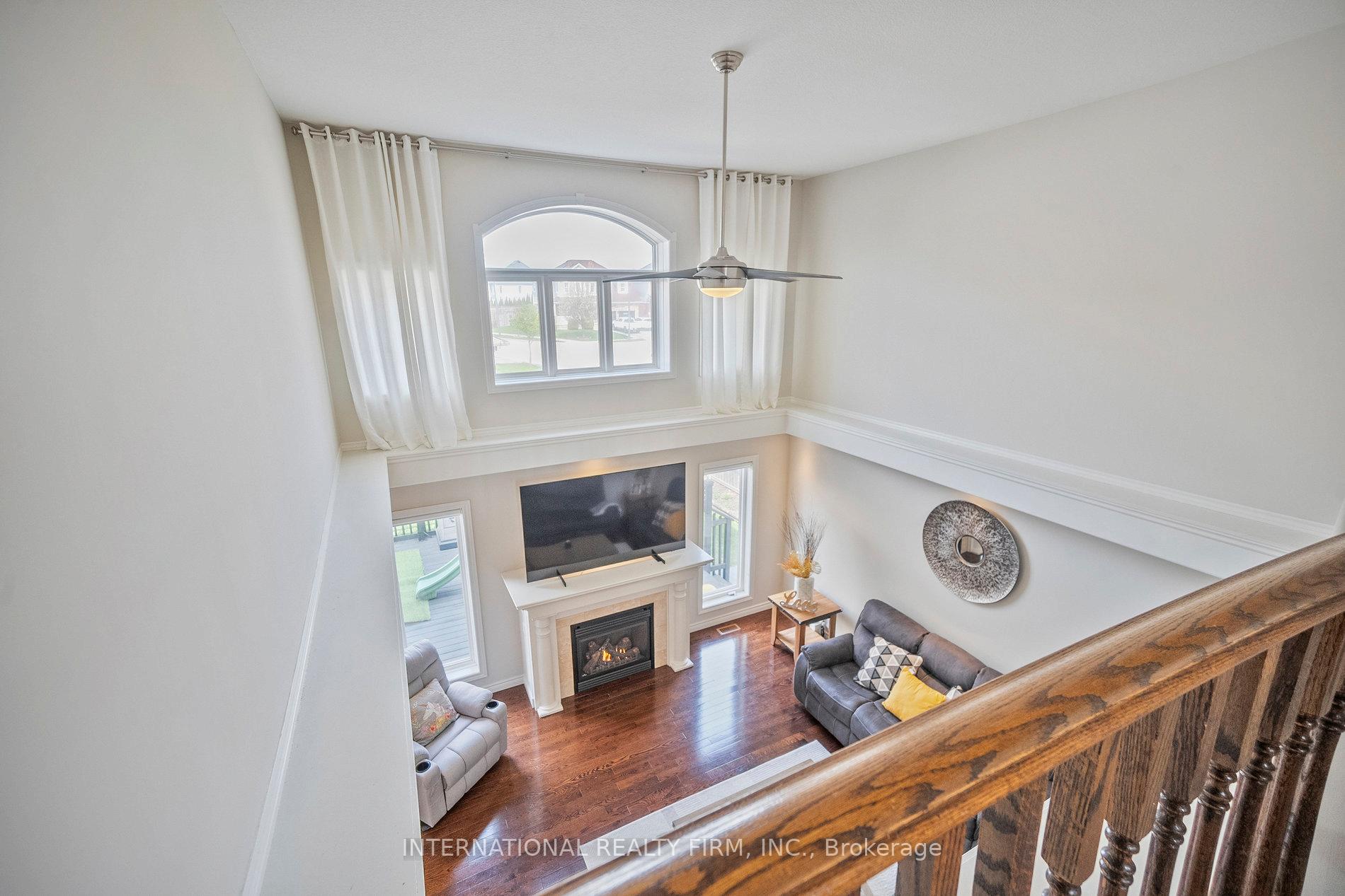Photo 19 of 108 Great Oak Trail, Hamilton, Binbrook — HOMEH